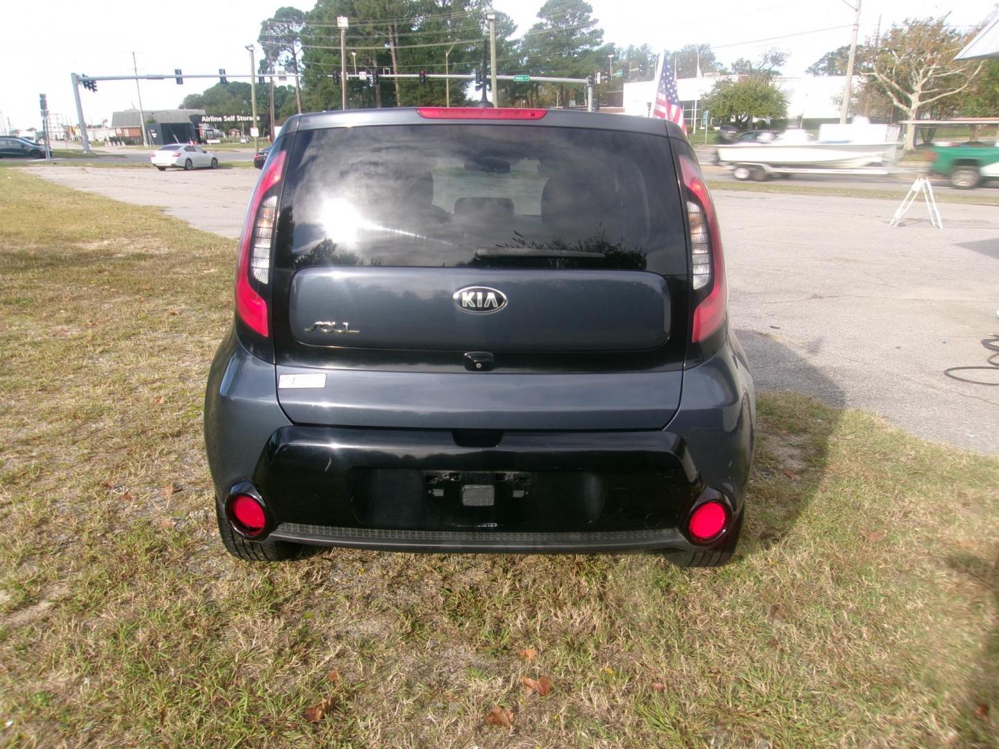 2016 Blue Kia Soul + (KNDJP3A58G7) with an 2.0L L4 DOHC 16V engine, 6A transmission, located at 2553 Airline Blvd, Portsmouth, VA, 23701, (757) 488-8331, 36.813889, -76.357597 - ***VEHICLE TERMS*** Down Payment: $699 Weekly Payment: $110 APR: 23.9% Repayment Terms: 42 Months *** CALL ELIZABETH SMITH - DIRECTOR OF MARKETING @ 757-488-8331 TO SCHEDULE YOUR APPOINTMENT TODAY AND GET PRE-APPROVED RIGHT OVER THE PHONE*** - Photo#6