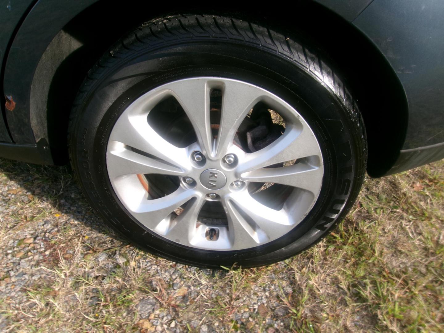 2016 Blue Kia Soul + (KNDJP3A58G7) with an 2.0L L4 DOHC 16V engine, 6A transmission, located at 2553 Airline Blvd, Portsmouth, VA, 23701, (757) 488-8331, 36.813889, -76.357597 - ***VEHICLE TERMS*** Down Payment: $699 Weekly Payment: $110 APR: 23.9% Repayment Terms: 42 Months *** CALL ELIZABETH SMITH - DIRECTOR OF MARKETING @ 757-488-8331 TO SCHEDULE YOUR APPOINTMENT TODAY AND GET PRE-APPROVED RIGHT OVER THE PHONE*** - Photo#8