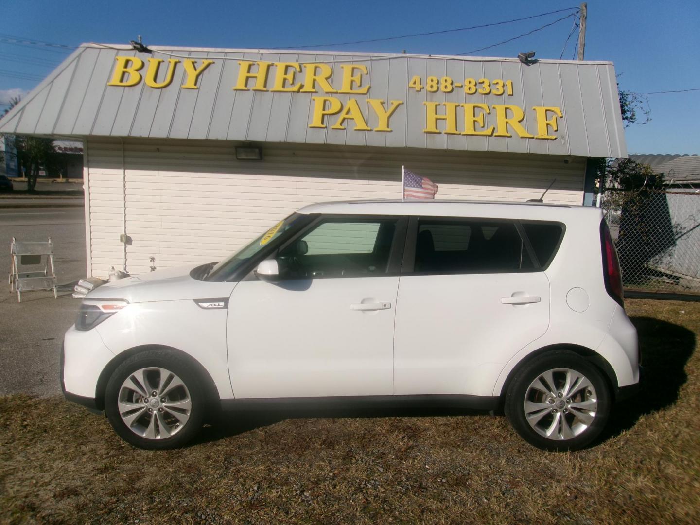 2016 White Kia Soul + (KNDJP3A57G7) with an 2.0L L4 DOHC 16V engine, 6A transmission, located at 2553 Airline Blvd, Portsmouth, VA, 23701, (757) 488-8331, 36.813889, -76.357597 - Photo#0