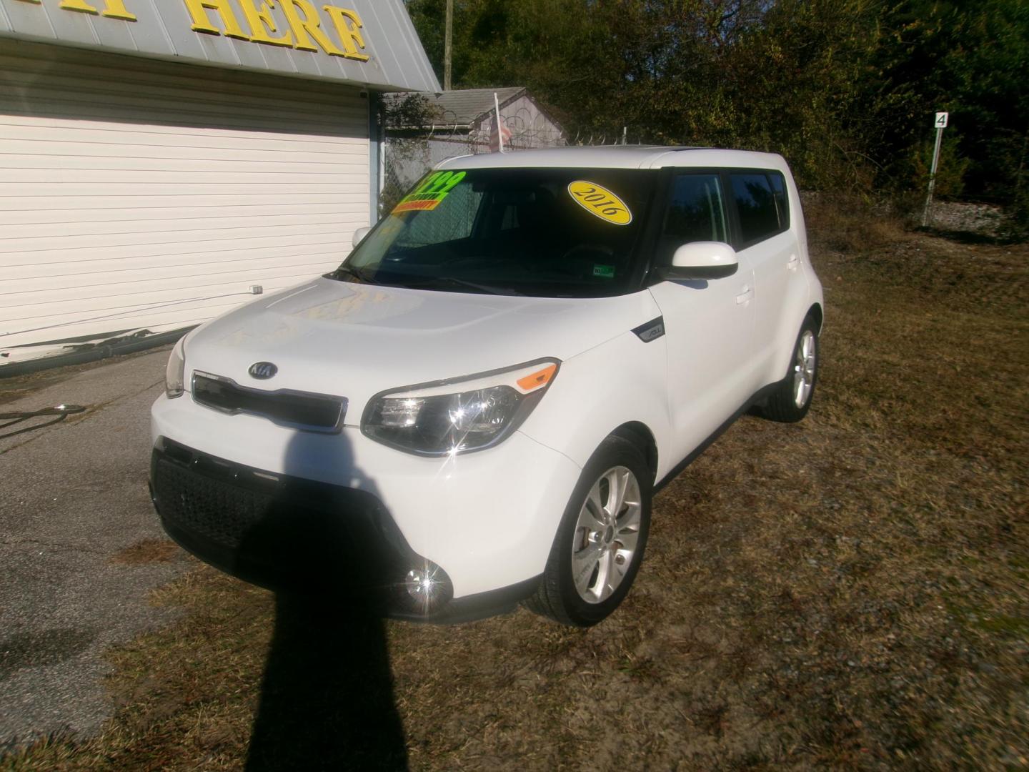2016 White Kia Soul + (KNDJP3A57G7) with an 2.0L L4 DOHC 16V engine, 6A transmission, located at 2553 Airline Blvd, Portsmouth, VA, 23701, (757) 488-8331, 36.813889, -76.357597 - Photo#1