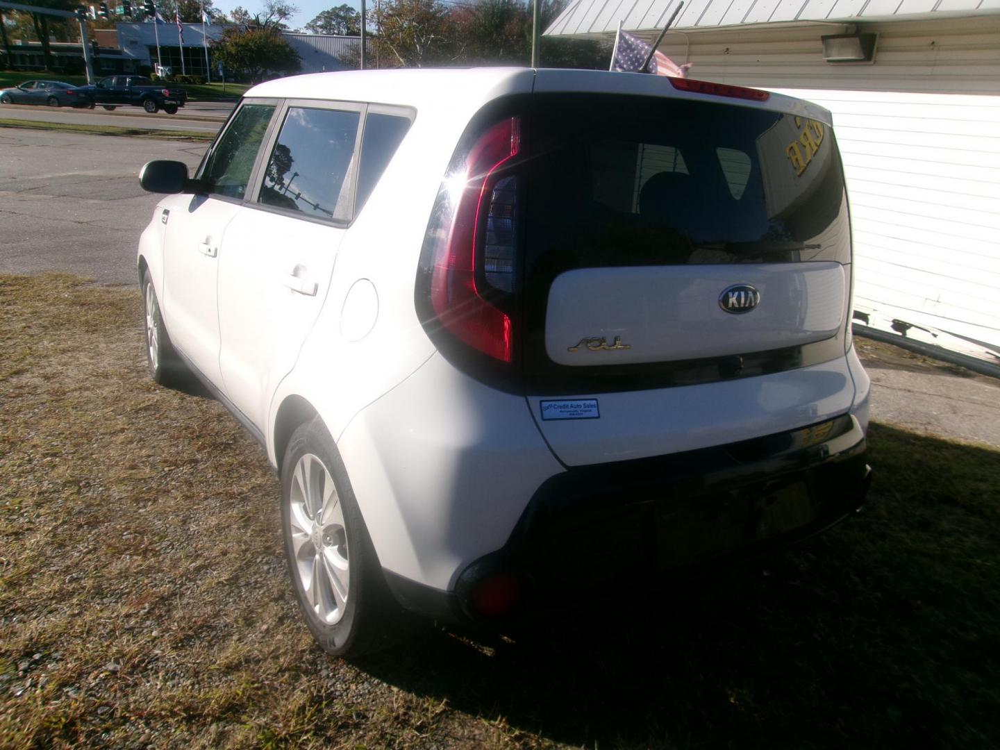 2016 White Kia Soul + (KNDJP3A57G7) with an 2.0L L4 DOHC 16V engine, 6A transmission, located at 2553 Airline Blvd, Portsmouth, VA, 23701, (757) 488-8331, 36.813889, -76.357597 - Photo#7
