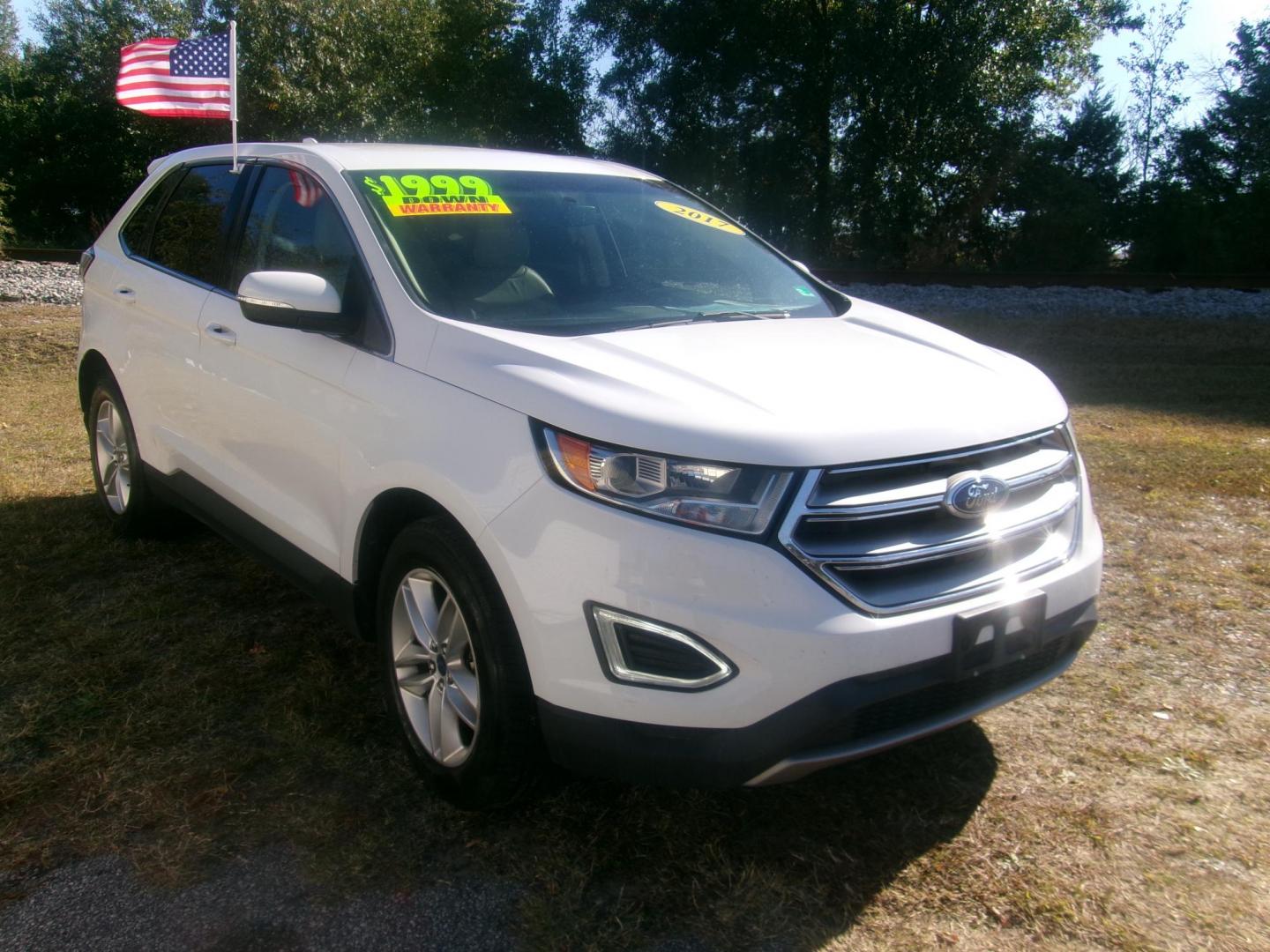 2017 White Ford Edge SEL AWD (2FMPK4J90HB) with an 2.0L L4 DOHC 16V engine, 6A transmission, located at 2553 Airline Blvd, Portsmouth, VA, 23701, (757) 488-8331, 36.813889, -76.357597 - ***VEHICLE TERMS*** Down Payment: $1999 Weekly Payment: $125 APR: 23.9% Repayment Terms: 42 Months *** CALL ELIZABETH SMITH - DIRECTOR OF MARKETING @ 757-488-8331 TO SCHEDULE YOUR APPOINTMENT TODAY AND GET PRE-APPROVED RIGHT OVER THE PHONE*** - Photo#3