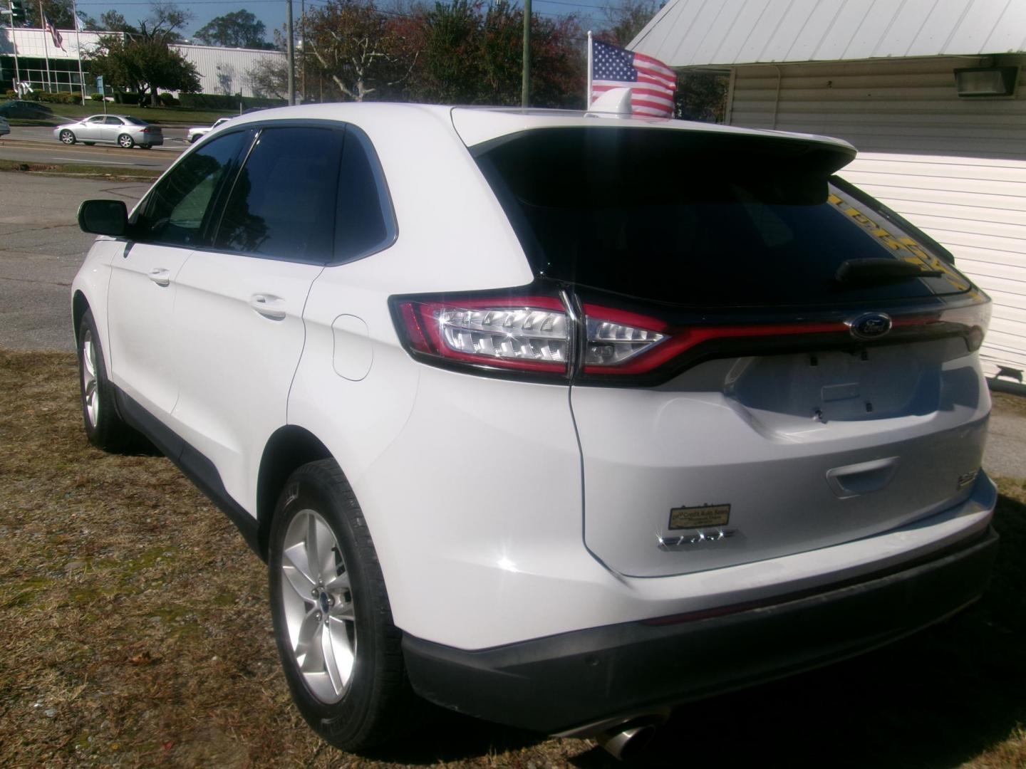 2017 White Ford Edge SEL AWD (2FMPK4J90HB) with an 2.0L L4 DOHC 16V engine, 6A transmission, located at 2553 Airline Blvd, Portsmouth, VA, 23701, (757) 488-8331, 36.813889, -76.357597 - ***VEHICLE TERMS*** Down Payment: $1999 Weekly Payment: $125 APR: 23.9% Repayment Terms: 42 Months *** CALL ELIZABETH SMITH - DIRECTOR OF MARKETING @ 757-488-8331 TO SCHEDULE YOUR APPOINTMENT TODAY AND GET PRE-APPROVED RIGHT OVER THE PHONE*** - Photo#7
