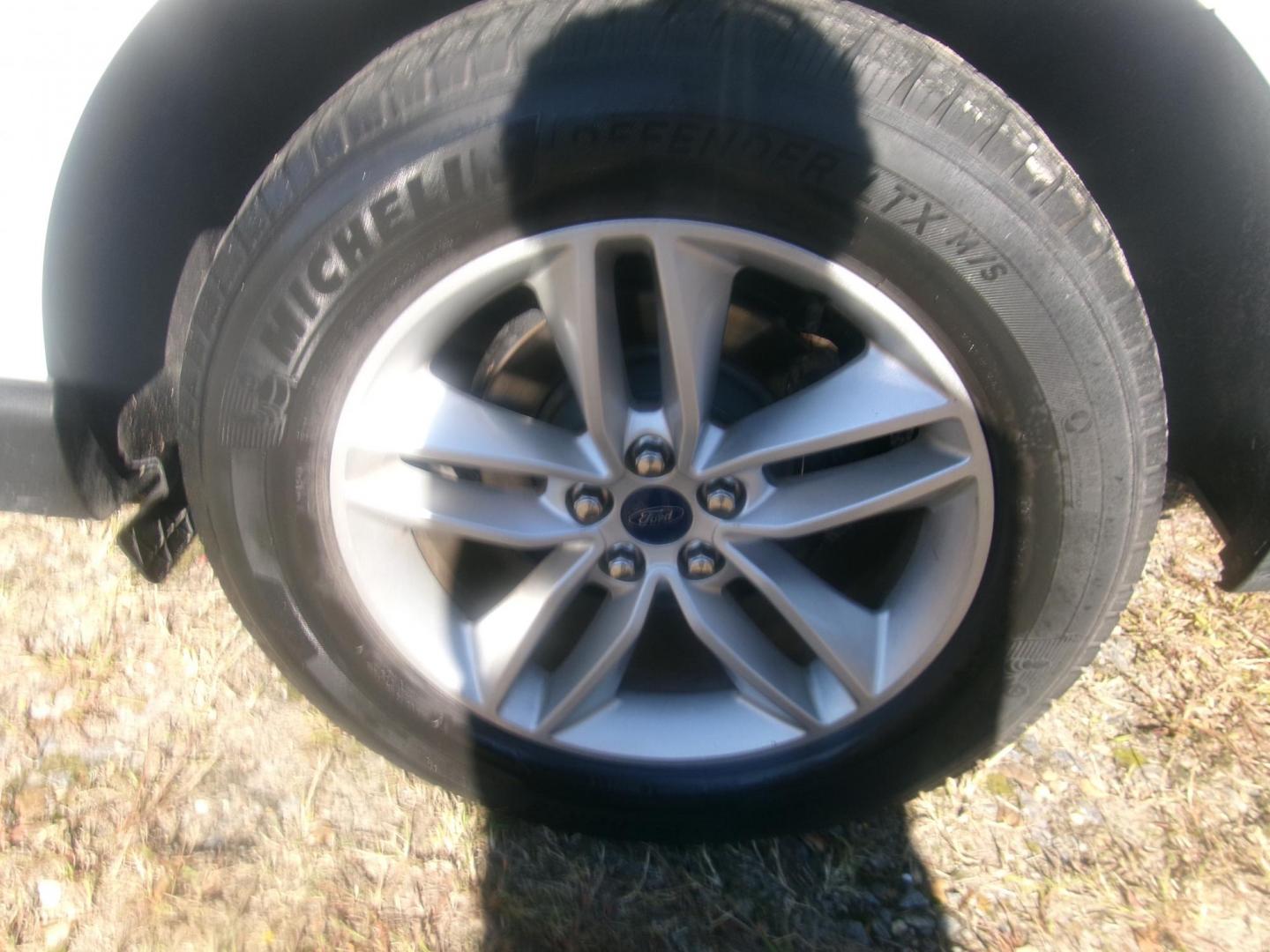 2017 White Ford Edge SEL AWD (2FMPK4J90HB) with an 2.0L L4 DOHC 16V engine, 6A transmission, located at 2553 Airline Blvd, Portsmouth, VA, 23701, (757) 488-8331, 36.813889, -76.357597 - ***VEHICLE TERMS*** Down Payment: $1999 Weekly Payment: $125 APR: 23.9% Repayment Terms: 42 Months *** CALL ELIZABETH SMITH - DIRECTOR OF MARKETING @ 757-488-8331 TO SCHEDULE YOUR APPOINTMENT TODAY AND GET PRE-APPROVED RIGHT OVER THE PHONE*** - Photo#8