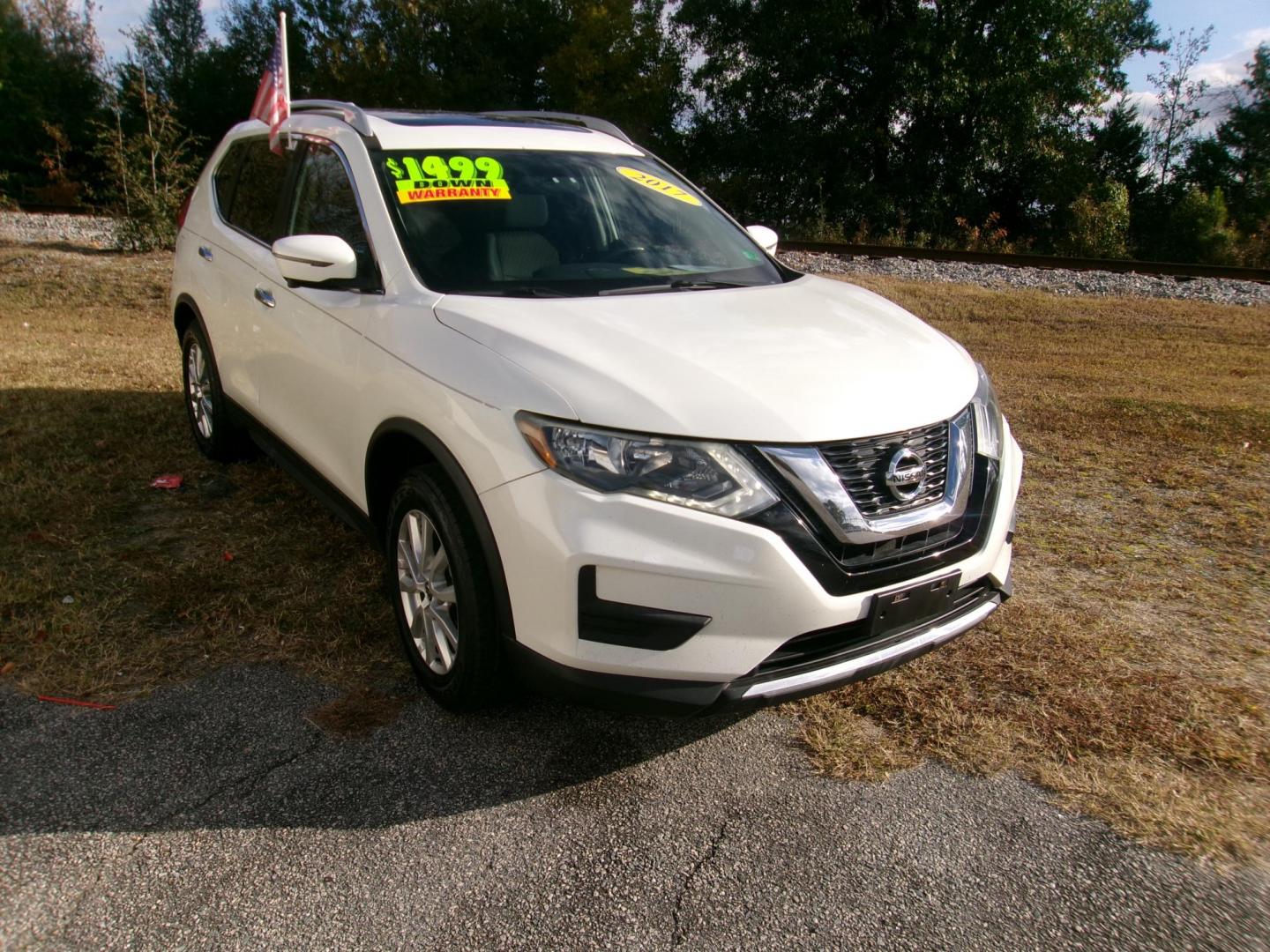 2017 White Nissan Rogue S AWD (5N1AT2MVXHC) with an 2.5L L4 DOHC 16V engine, CVT transmission, located at 2553 Airline Blvd, Portsmouth, VA, 23701, (757) 488-8331, 36.813889, -76.357597 - Photo#3