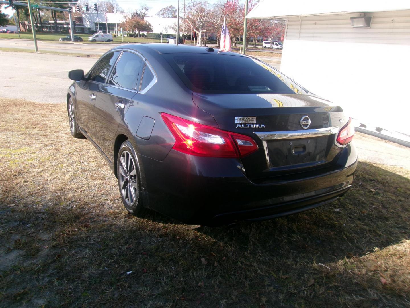 2016 Blue Nissan Altima 2.5 SL (1N4AL3AP3GC) with an 2.5L L4 DOHC 16V engine, CVT transmission, located at 2553 Airline Blvd, Portsmouth, VA, 23701, (757) 488-8331, 36.813889, -76.357597 - ***VEHICLE TERMS*** Down Payment: $999 Weekly Payment: $1120 APR: 23.9% Repayment Terms: 42 Months *** CALL ELIZABETH SMITH - DIRECTOR OF MARKETING @ 757-488-8331 TO SCHEDULE YOUR APPOINTMENT TODAY AND GET PRE-APPROVED RIGHT OVER THE PHONE*** - Photo#7