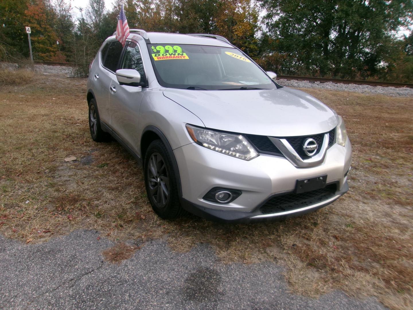 2016 Silver Nissan Rogue S AWD (5N1AT2MV0GC) with an 2.5L L4 DOHC 16V engine, CVT transmission, located at 2553 Airline Blvd, Portsmouth, VA, 23701, (757) 488-8331, 36.813889, -76.357597 - ***VEHICLE TERMS*** Down Payment: $999 Weekly Payment: $115 APR: 23.9% Repayment Terms: 42 Months *** CALL ELIZABETH SMITH - DIRECTOR OF MARKETING @ 757-488-8331 TO SCHEDULE YOUR APPOINTMENT TODAY AND GET PRE-APPROVED RIGHT OVER THE PHONE*** - Photo#3