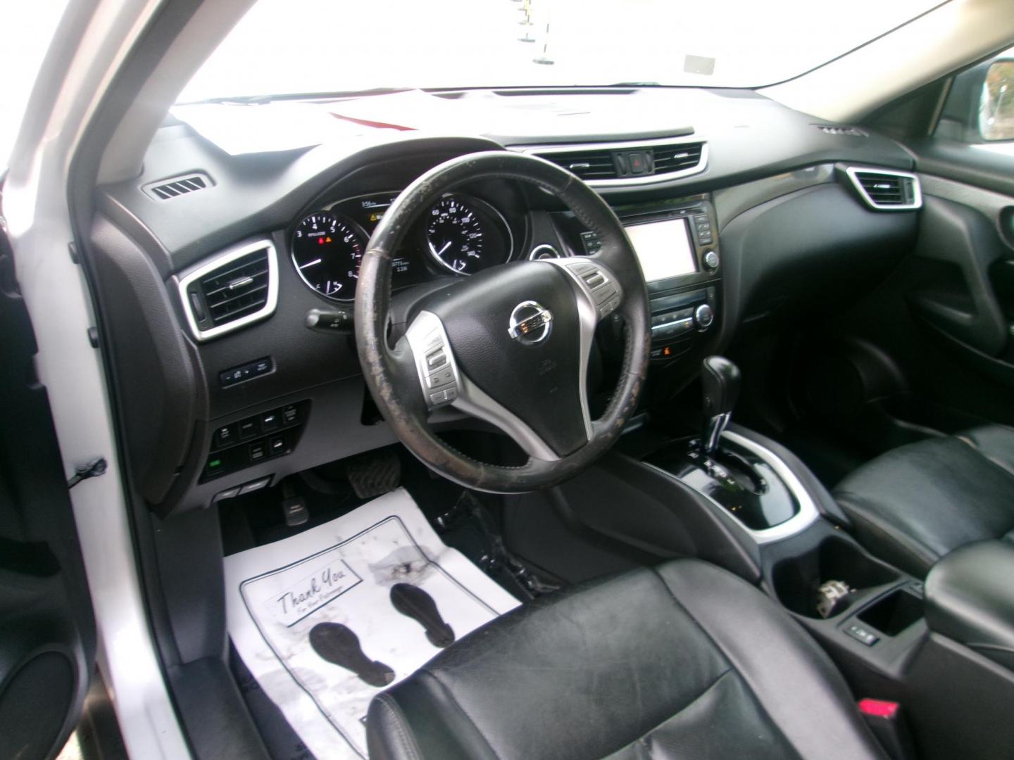 2016 Silver Nissan Rogue S AWD (5N1AT2MV0GC) with an 2.5L L4 DOHC 16V engine, CVT transmission, located at 2553 Airline Blvd, Portsmouth, VA, 23701, (757) 488-8331, 36.813889, -76.357597 - ***VEHICLE TERMS*** Down Payment: $999 Weekly Payment: $115 APR: 23.9% Repayment Terms: 42 Months *** CALL ELIZABETH SMITH - DIRECTOR OF MARKETING @ 757-488-8331 TO SCHEDULE YOUR APPOINTMENT TODAY AND GET PRE-APPROVED RIGHT OVER THE PHONE*** - Photo#9