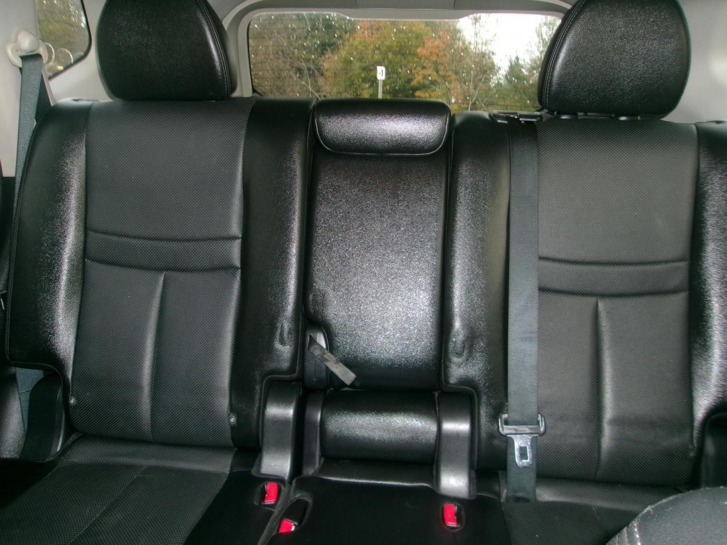 2016 Silver Nissan Rogue S AWD (5N1AT2MV0GC) with an 2.5L L4 DOHC 16V engine, CVT transmission, located at 2553 Airline Blvd, Portsmouth, VA, 23701, (757) 488-8331, 36.813889, -76.357597 - ***VEHICLE TERMS*** Down Payment: $999 Weekly Payment: $115 APR: 23.9% Repayment Terms: 42 Months *** CALL ELIZABETH SMITH - DIRECTOR OF MARKETING @ 757-488-8331 TO SCHEDULE YOUR APPOINTMENT TODAY AND GET PRE-APPROVED RIGHT OVER THE PHONE*** - Photo#10