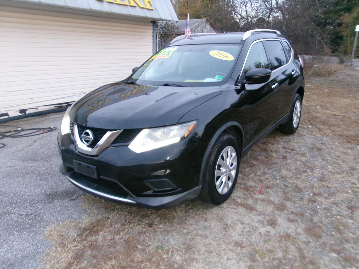 2016 Black Nissan Rogue SV AWD (KNMAT2MV8GP) with an 2.5L L4 DOHC 16V engine, CVT transmission, located at 2553 Airline Blvd, Portsmouth, VA, 23701, (757) 488-8331, 36.813889, -76.357597 - ***VEHICLE TERMS*** Down Payment: $999 Weekly Payment: $115 APR: 23.9% Repayment Terms: 42 Months *** CALL ELIZABETH SMITH - DIRECTOR OF MARKETING @ 757-488-8331 TO SCHEDULE YOUR APPOINTMENT TODAY AND GET PRE-APPROVED RIGHT OVER THE PHONE*** - Photo#1