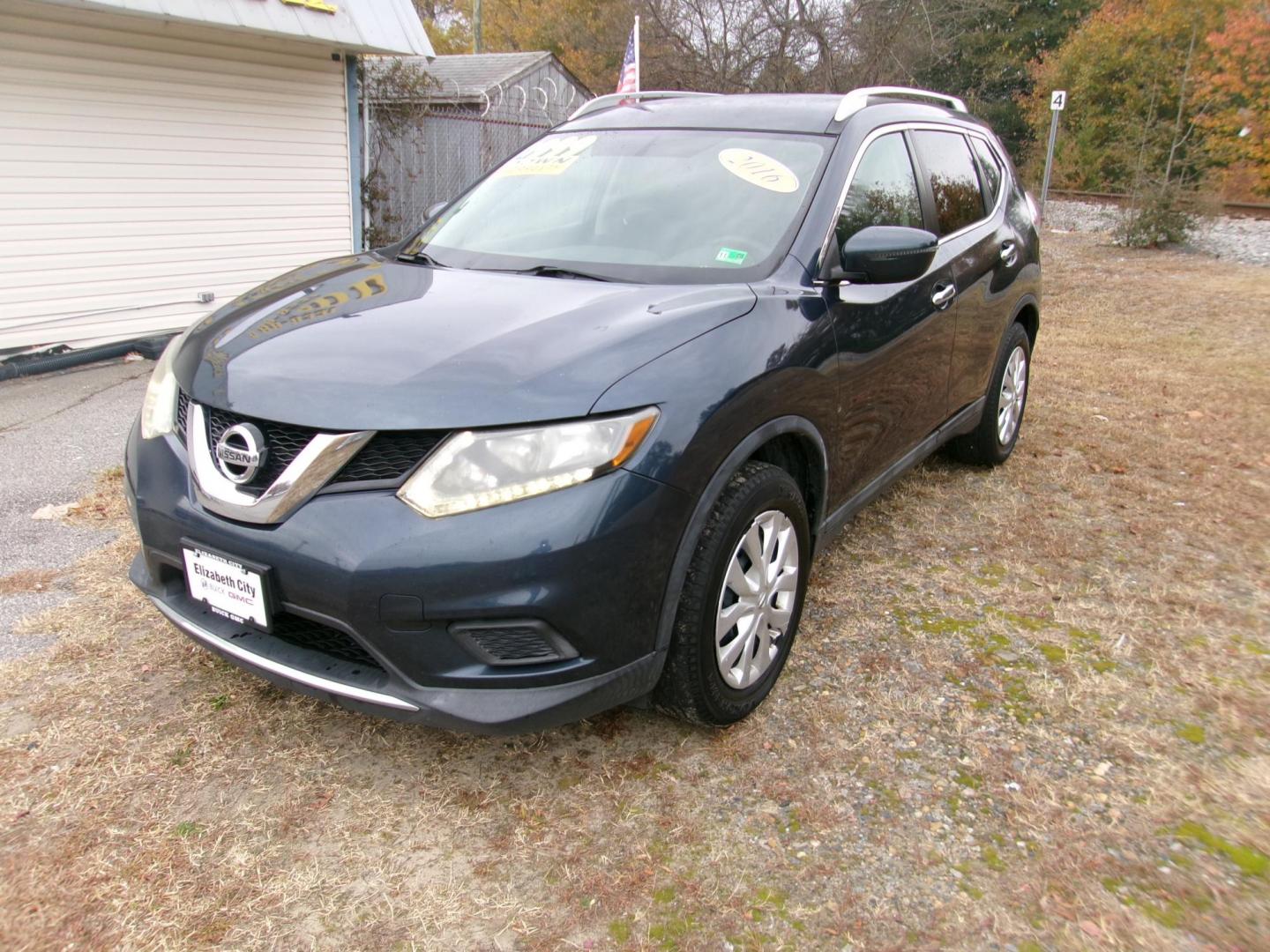2016 Blue Nissan Rogue S 2WD (5N1AT2MT7GC) with an 2.5L L4 DOHC 16V engine, CVT transmission, located at 2553 Airline Blvd, Portsmouth, VA, 23701, (757) 488-8331, 36.813889, -76.357597 - ***VEHICLE TERMS*** Down Payment: $999 Weekly Payment: $115 APR: 23.9% Repayment Terms: 42 Months *** CALL ELIZABETH SMITH - DIRECTOR OF MARKETING @ 757-488-8331 TO SCHEDULE YOUR APPOINTMENT TODAY AND GET PRE-APPROVED RIGHT OVER THE PHONE*** - Photo#1