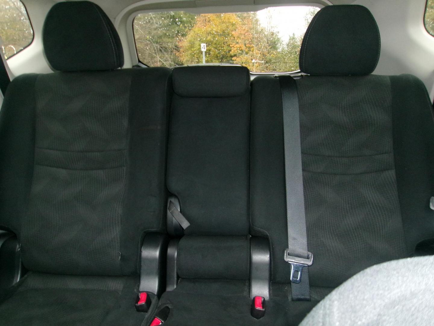 2016 Blue Nissan Rogue S 2WD (5N1AT2MT7GC) with an 2.5L L4 DOHC 16V engine, CVT transmission, located at 2553 Airline Blvd, Portsmouth, VA, 23701, (757) 488-8331, 36.813889, -76.357597 - ***VEHICLE TERMS*** Down Payment: $999 Weekly Payment: $115 APR: 23.9% Repayment Terms: 42 Months *** CALL ELIZABETH SMITH - DIRECTOR OF MARKETING @ 757-488-8331 TO SCHEDULE YOUR APPOINTMENT TODAY AND GET PRE-APPROVED RIGHT OVER THE PHONE*** - Photo#10