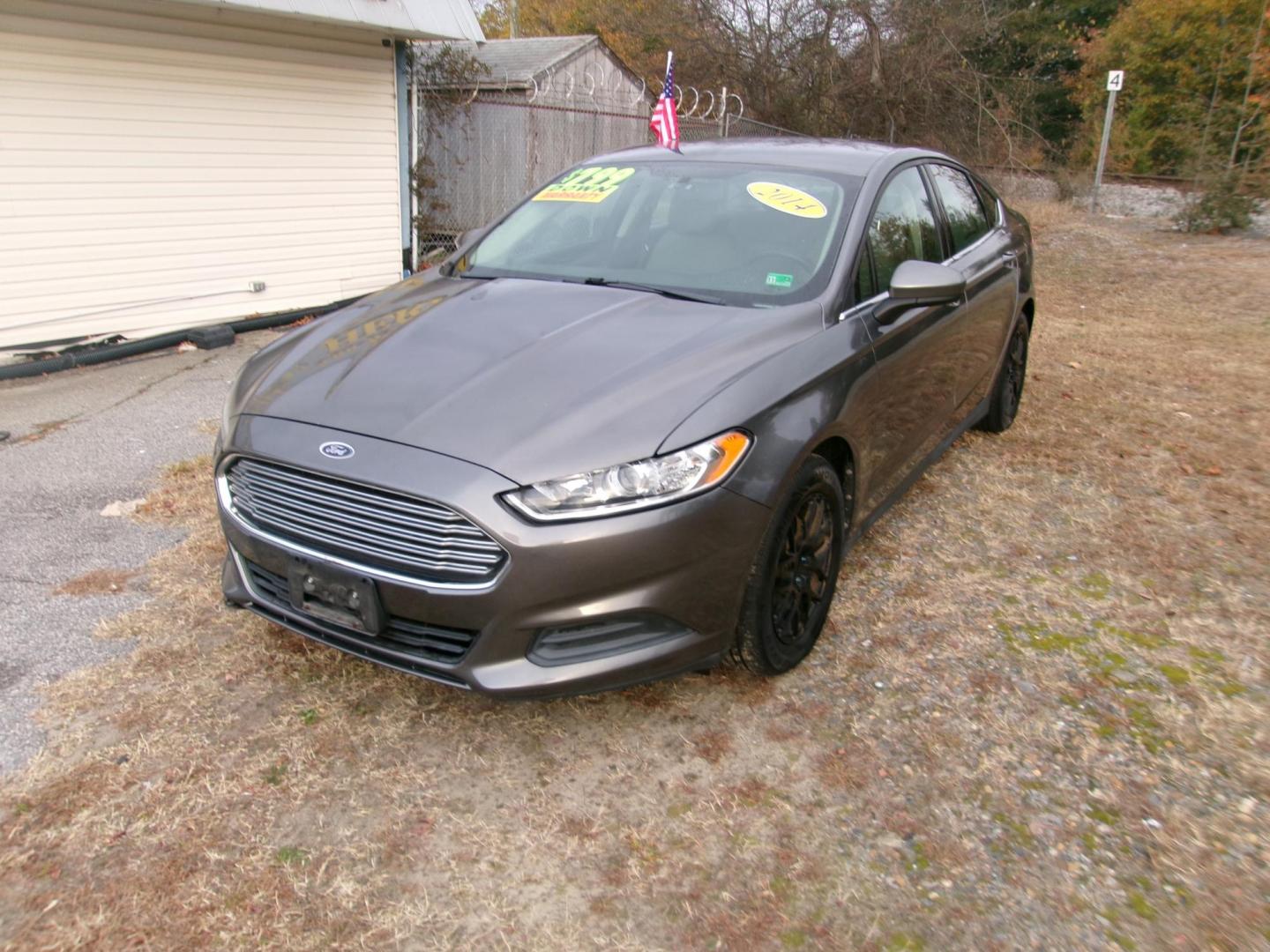 2014 Gray Ford Fusion S (1FA6P0G7XE5) with an 2.5L L4 DOHC 16V engine, located at 2553 Airline Blvd, Portsmouth, VA, 23701, (757) 488-8331, 36.813889, -76.357597 - ***VEHICLE TERMS*** Down Payment: $799 Weekly Payment: $110 APR: 23.9% Repayment Terms: 42 Months *** CALL ELIZABETH SMITH - DIRECTOR OF MARKETING @ 757-488-8331 TO SCHEDULE YOUR APPOINTMENT TODAY AND GET PRE-APPROVED RIGHT OVER THE PHONE*** - Photo#1