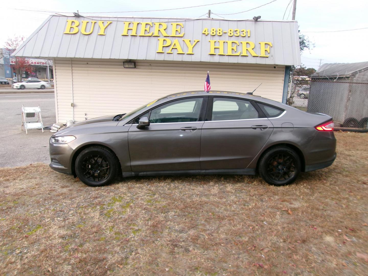 2014 Gray Ford Fusion S (1FA6P0G7XE5) with an 2.5L L4 DOHC 16V engine, located at 2553 Airline Blvd, Portsmouth, VA, 23701, (757) 488-8331, 36.813889, -76.357597 - ***VEHICLE TERMS*** Down Payment: $799 Weekly Payment: $110 APR: 23.9% Repayment Terms: 42 Months *** CALL ELIZABETH SMITH - DIRECTOR OF MARKETING @ 757-488-8331 TO SCHEDULE YOUR APPOINTMENT TODAY AND GET PRE-APPROVED RIGHT OVER THE PHONE*** - Photo#0