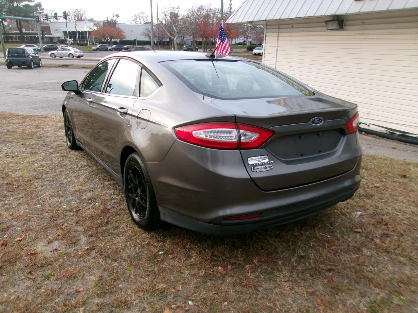 2014 Gray Ford Fusion S (1FA6P0G7XE5) with an 2.5L L4 DOHC 16V engine, located at 2553 Airline Blvd, Portsmouth, VA, 23701, (757) 488-8331, 36.813889, -76.357597 - ***VEHICLE TERMS*** Down Payment: $799 Weekly Payment: $110 APR: 23.9% Repayment Terms: 42 Months *** CALL ELIZABETH SMITH - DIRECTOR OF MARKETING @ 757-488-8331 TO SCHEDULE YOUR APPOINTMENT TODAY AND GET PRE-APPROVED RIGHT OVER THE PHONE*** - Photo#7