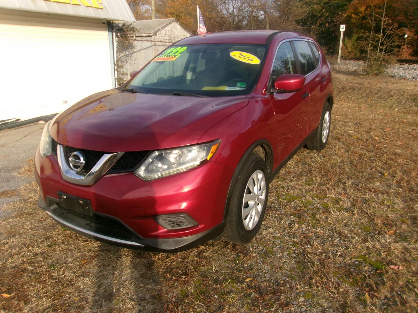 2016 Red Nissan Rogue S 2WD (5N1AT2MT7GC) with an 2.5L L4 DOHC 16V engine, CVT transmission, located at 2553 Airline Blvd, Portsmouth, VA, 23701, (757) 488-8331, 36.813889, -76.357597 - Photo#1