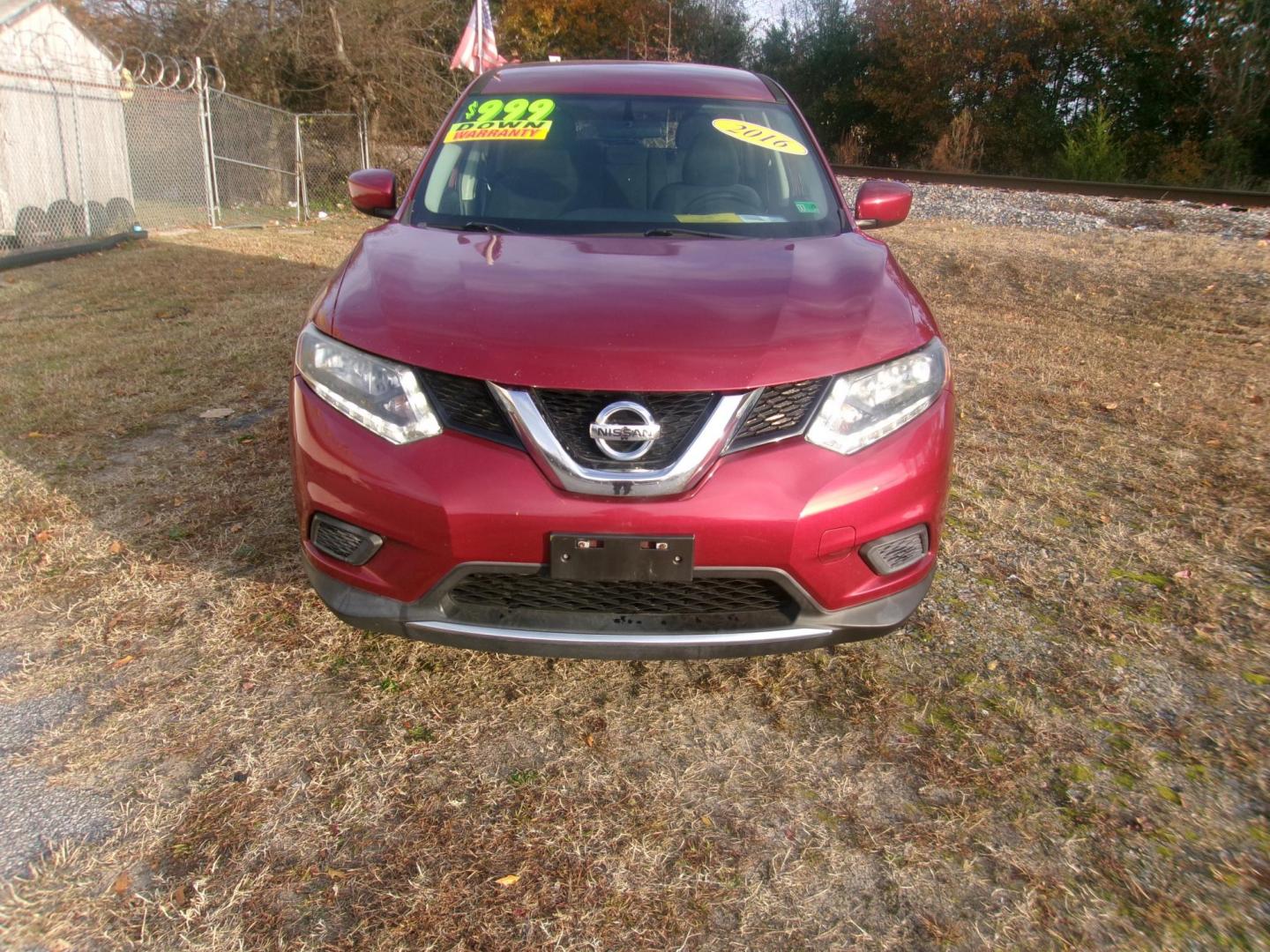 2016 Red Nissan Rogue S 2WD (5N1AT2MT7GC) with an 2.5L L4 DOHC 16V engine, CVT transmission, located at 2553 Airline Blvd, Portsmouth, VA, 23701, (757) 488-8331, 36.813889, -76.357597 - Photo#2