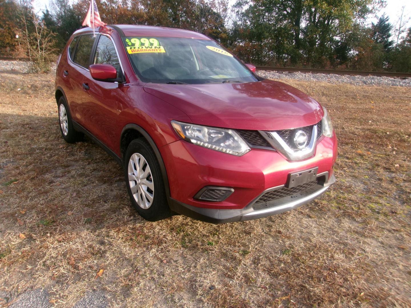 2016 Red Nissan Rogue S 2WD (5N1AT2MT7GC) with an 2.5L L4 DOHC 16V engine, CVT transmission, located at 2553 Airline Blvd, Portsmouth, VA, 23701, (757) 488-8331, 36.813889, -76.357597 - Photo#3