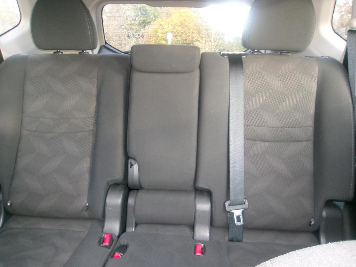 2016 Blue Nissan Rogue SV AWD (KNMAT2MV1GP) with an 2.5L L4 DOHC 16V engine, CVT transmission, located at 2553 Airline Blvd, Portsmouth, VA, 23701, (757) 488-8331, 36.813889, -76.357597 - ***VEHICLE TERMS*** Down Payment: $999 Weekly Payment: $115 APR: 23.9% Repayment Terms: 42 Months *** CALL ELIZABETH SMITH - DIRECTOR OF MARKETING @ 757-488-8331 TO SCHEDULE YOUR APPOINTMENT TODAY AND GET PRE-APPROVED RIGHT OVER THE PHONE*** - Photo#10