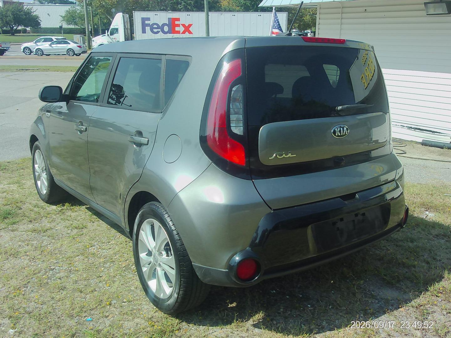 2016 Gray Kia Soul + (KNDJP3A54G7) with an 2.0L L4 DOHC 16V engine, 6A transmission, located at 2553 Airline Blvd, Portsmouth, VA, 23701, (757) 488-8331, 36.813889, -76.357597 - ***VEHICLE TERMS*** Down Payment: $699 Weekly Payment: $110 APR: 23.9% Repayment Terms: 42 Months *** CALL ELIZABETH SMITH - DIRECTOR OF MARKETING @ 757-488-8331 TO SCHEDULE YOUR APPOINTMENT TODAY AND GET PRE-APPROVED RIGHT OVER THE PHONE***- Photo#7