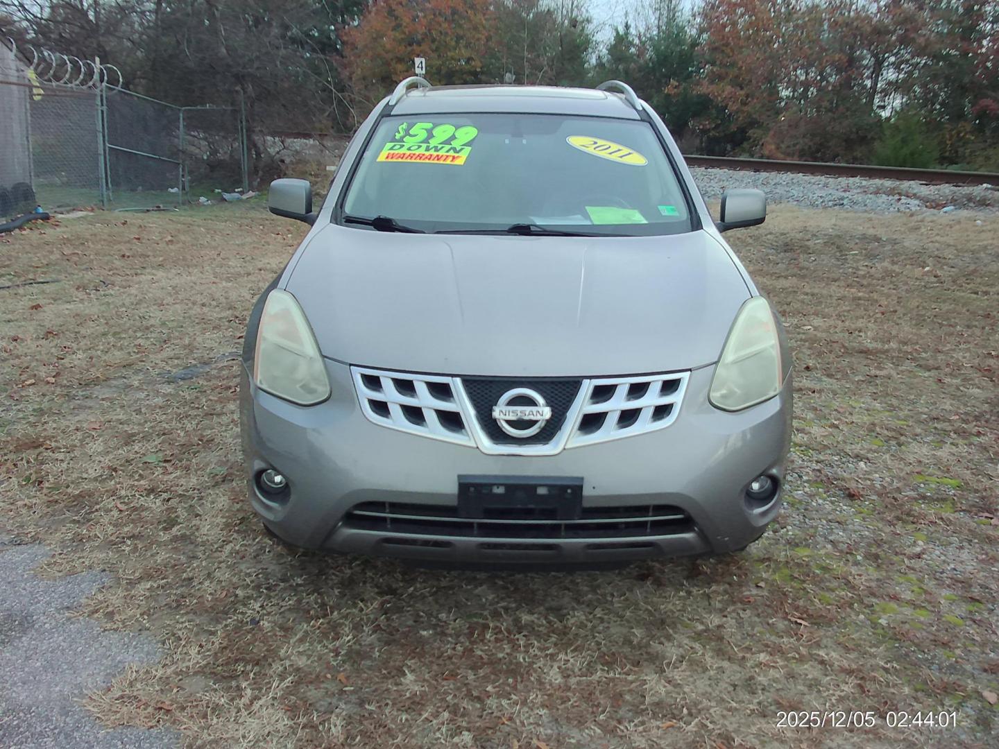 2011 Gray Nissan Rogue S AWD (JN8AS5MV5BW) with an 2.5L L4 DOHC 16V engine, CVT transmission, located at 2553 Airline Blvd, Portsmouth, VA, 23701, (757) 488-8331, 36.813889, -76.357597 - Photo#2