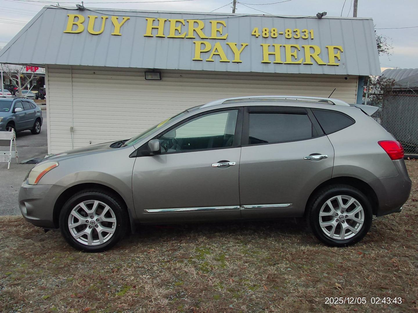 2011 Gray Nissan Rogue S AWD (JN8AS5MV5BW) with an 2.5L L4 DOHC 16V engine, CVT transmission, located at 2553 Airline Blvd, Portsmouth, VA, 23701, (757) 488-8331, 36.813889, -76.357597 - Photo#0