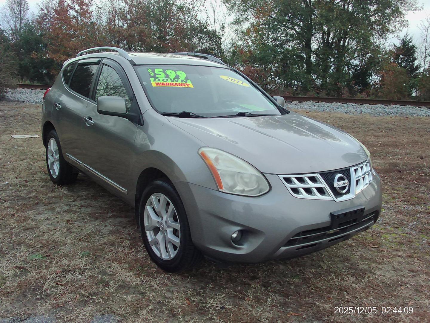 2011 Gray Nissan Rogue S AWD (JN8AS5MV5BW) with an 2.5L L4 DOHC 16V engine, CVT transmission, located at 2553 Airline Blvd, Portsmouth, VA, 23701, (757) 488-8331, 36.813889, -76.357597 - Photo#3