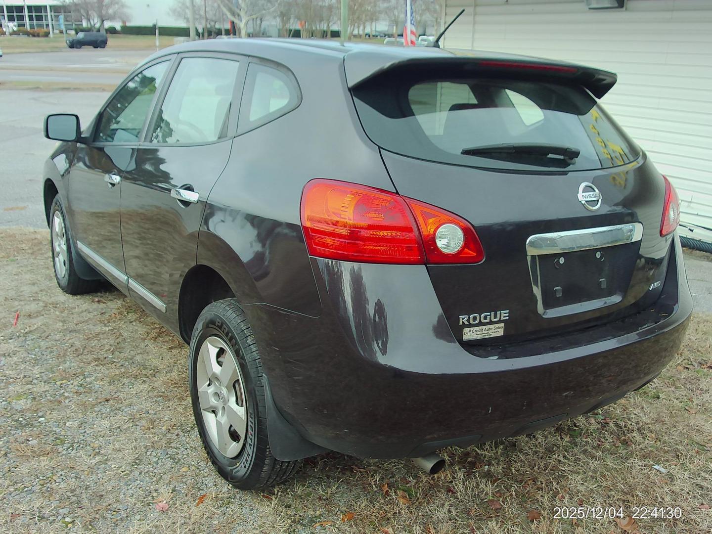 2013 Purple Nissan Rogue S AWD (JN8AS5MV0DW) with an 2.5L L4 DOHC 16V engine, Continuously Variable Transmission transmission, located at 2553 Airline Blvd, Portsmouth, VA, 23701, (757) 488-8331, 36.813889, -76.357597 - ***VEHICLE TERMS*** Down Payment: $599 Weekly Payment: $90 APR: 23.9% Repayment Terms: 42 Months *** CALL ELIZABETH SMITH - DIRECTOR OF MARKETING @ 757-488-8331 TO SCHEDULE YOUR APPOINTMENT TODAY AND GET PRE-APPROVED RIGHT OVER THE PHONE*** - Photo#7