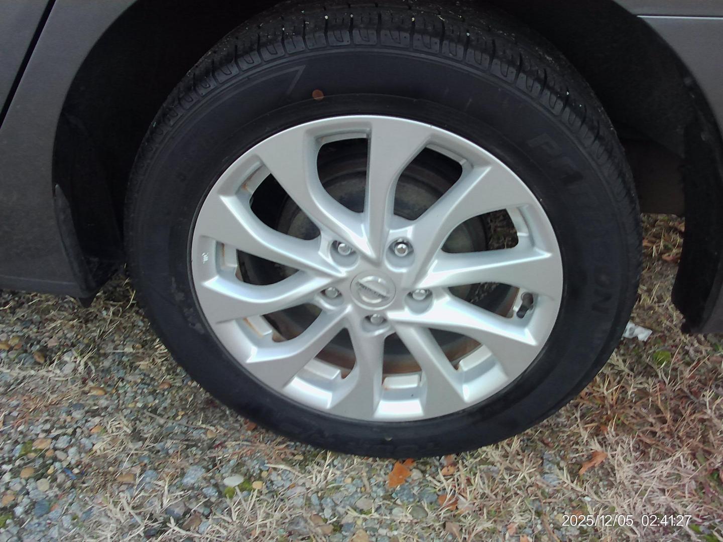 2017 Gray Nissan Sentra S 6MT (3N1AB7AP7HY) with an 1.8L L4 SFI DOHC 16V engine, 6M transmission, located at 2553 Airline Blvd, Portsmouth, VA, 23701, (757) 488-8331, 36.813889, -76.357597 - ***VEHICLE TERMS*** Down Payment: $899 Weekly Payment: $110 APR: 23.9% Repayment Terms: 42 Months *** CALL ELIZABETH SMITH - DIRECTOR OF MARKETING @ 757-488-8331 TO SCHEDULE YOUR APPOINTMENT TODAY AND GET PRE-APPROVED RIGHT OVER THE PHONE*** - Photo#8