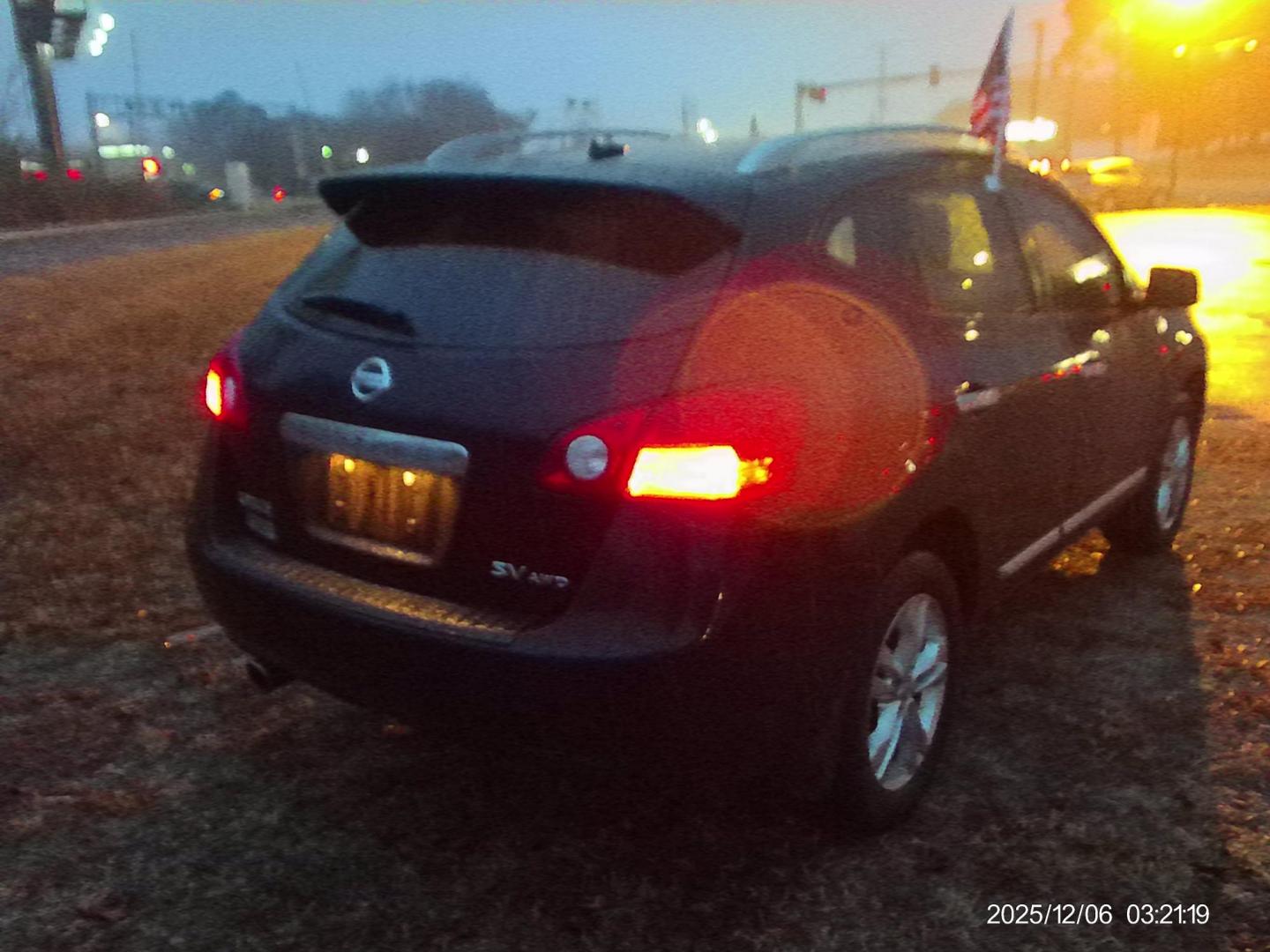 2013 Black Nissan Rogue S AWD (JN8AS5MV4DW) with an 2.5L L4 DOHC 16V engine, Continuously Variable Transmission transmission, located at 2553 Airline Blvd, Portsmouth, VA, 23701, (757) 488-8331, 36.813889, -76.357597 - Photo#5