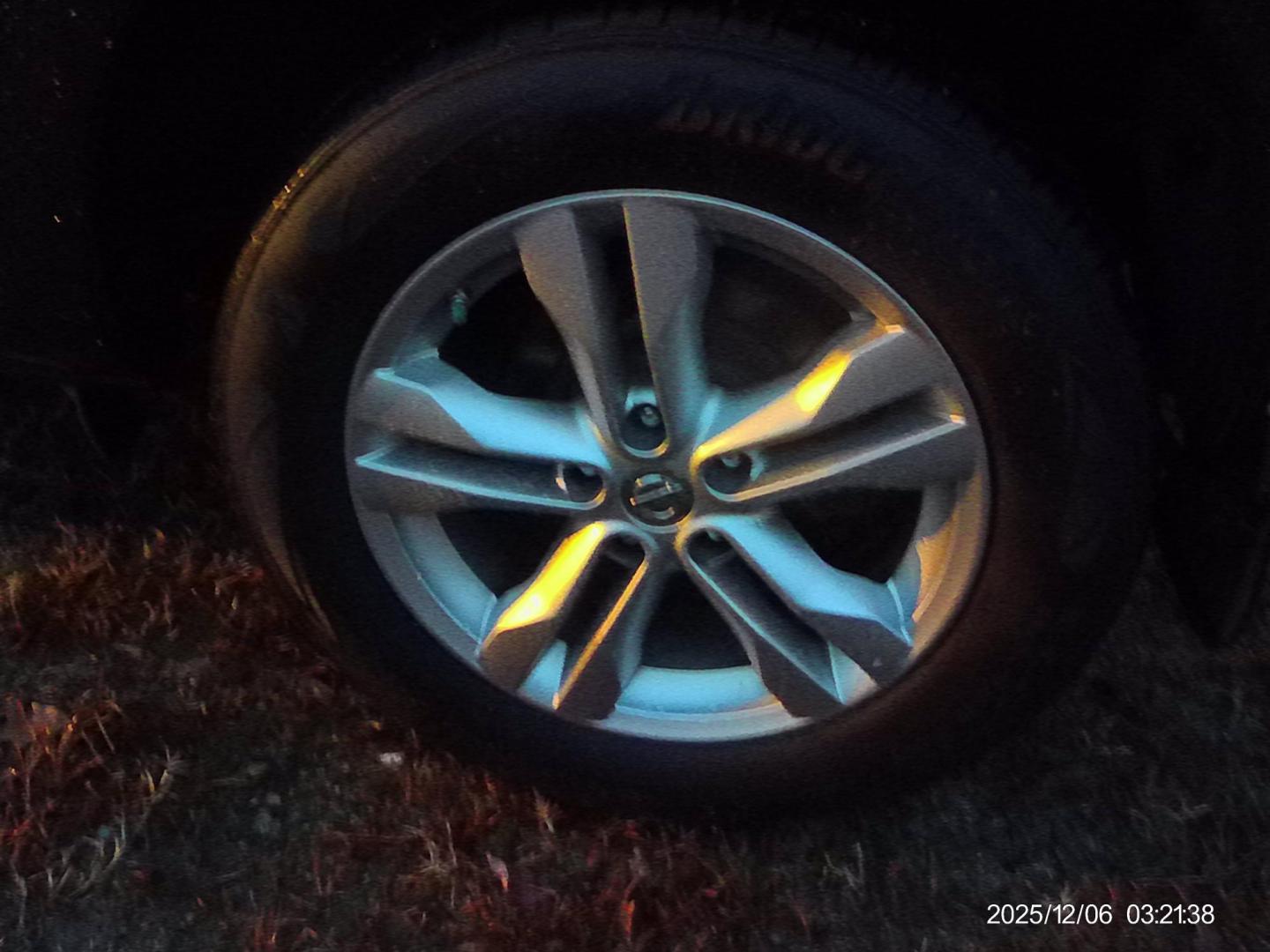 2013 Black Nissan Rogue S AWD (JN8AS5MV4DW) with an 2.5L L4 DOHC 16V engine, Continuously Variable Transmission transmission, located at 2553 Airline Blvd, Portsmouth, VA, 23701, (757) 488-8331, 36.813889, -76.357597 - Photo#8