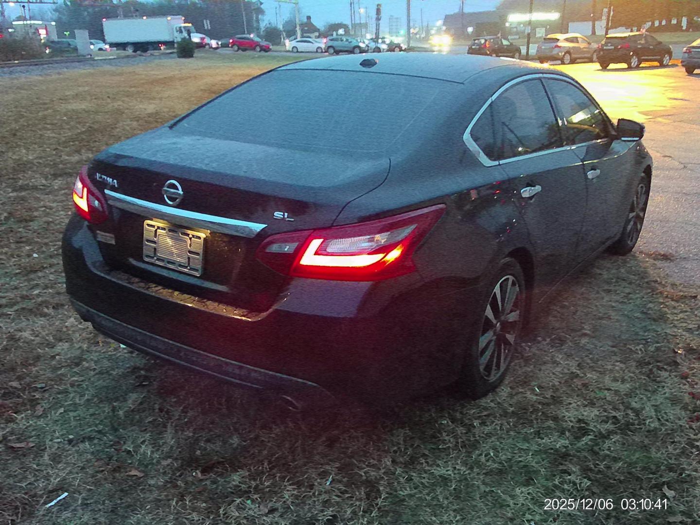 2018 Black Nissan Altima 2.5 (1N4AL3APXJC) with an 2.5L L4 DOHC 16V engine, CVT transmission, located at 2553 Airline Blvd, Portsmouth, VA, 23701, (757) 488-8331, 36.813889, -76.357597 - ***VEHICLE TERMS*** Down Payment: $999 Weekly Payment: $115 APR: 23.9% Repayment Terms: 42 Months *** CALL ELIZABETH SMITH - DIRECTOR OF MARKETING @ 757-488-8331 TO SCHEDULE YOUR APPOINTMENT TODAY AND GET PRE-APPROVED RIGHT OVER THE PHONE*** - Photo#5