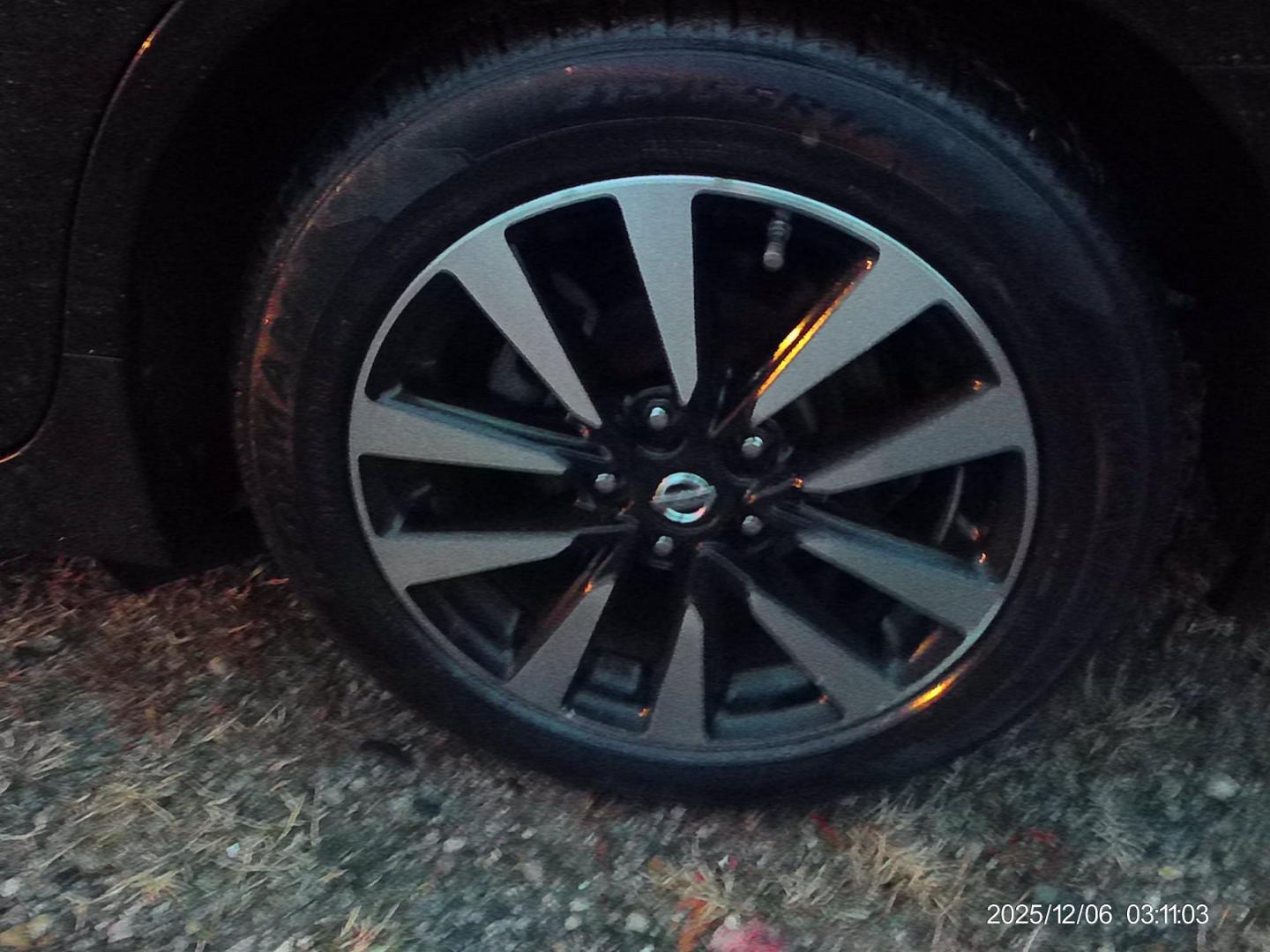 2018 Black Nissan Altima 2.5 (1N4AL3APXJC) with an 2.5L L4 DOHC 16V engine, CVT transmission, located at 2553 Airline Blvd, Portsmouth, VA, 23701, (757) 488-8331, 36.813889, -76.357597 - ***VEHICLE TERMS*** Down Payment: $999 Weekly Payment: $115 APR: 23.9% Repayment Terms: 42 Months *** CALL ELIZABETH SMITH - DIRECTOR OF MARKETING @ 757-488-8331 TO SCHEDULE YOUR APPOINTMENT TODAY AND GET PRE-APPROVED RIGHT OVER THE PHONE*** - Photo#8