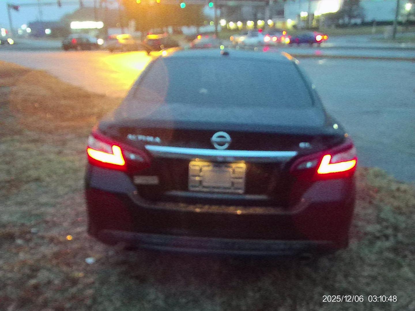 2018 Black Nissan Altima 2.5 (1N4AL3APXJC) with an 2.5L L4 DOHC 16V engine, CVT transmission, located at 2553 Airline Blvd, Portsmouth, VA, 23701, (757) 488-8331, 36.813889, -76.357597 - ***VEHICLE TERMS*** Down Payment: $999 Weekly Payment: $115 APR: 23.9% Repayment Terms: 42 Months *** CALL ELIZABETH SMITH - DIRECTOR OF MARKETING @ 757-488-8331 TO SCHEDULE YOUR APPOINTMENT TODAY AND GET PRE-APPROVED RIGHT OVER THE PHONE*** - Photo#6