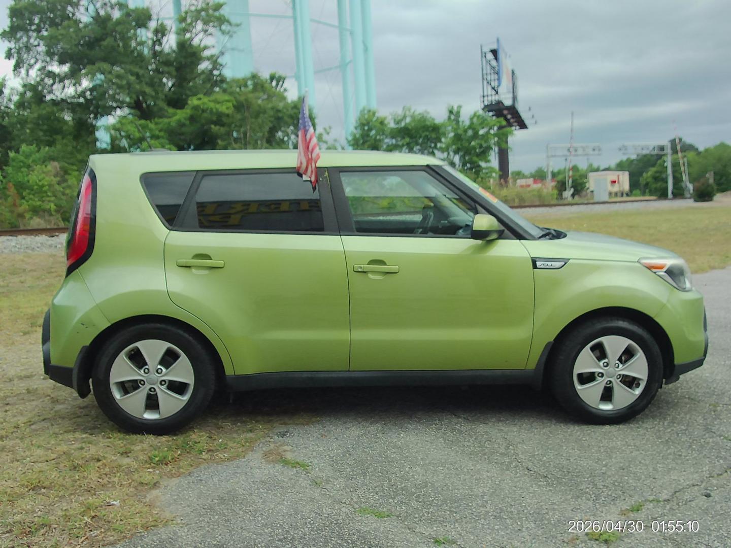 2016 Green Kia Soul Base 6A (KNDJN2A29G7) with an 1.6L L4 DOHC 16V engine, Manual transmission, located at 2553 Airline Blvd, Portsmouth, VA, 23701, (757) 488-8331, 36.813889, -76.357597 - ***VEHICLE TERMS*** Down Payment: $599 Weekly Payment: $105 APR: 23.9% Repayment Terms: 42 Months *** CALL ELIZABETH SMITH - DIRECTOR OF MARKETING @ 757-488-8331 TO SCHEDULE YOUR APPOINTMENT TODAY AND GET PRE-APPROVED RIGHT OVER THE PHONE*** - Photo#4
