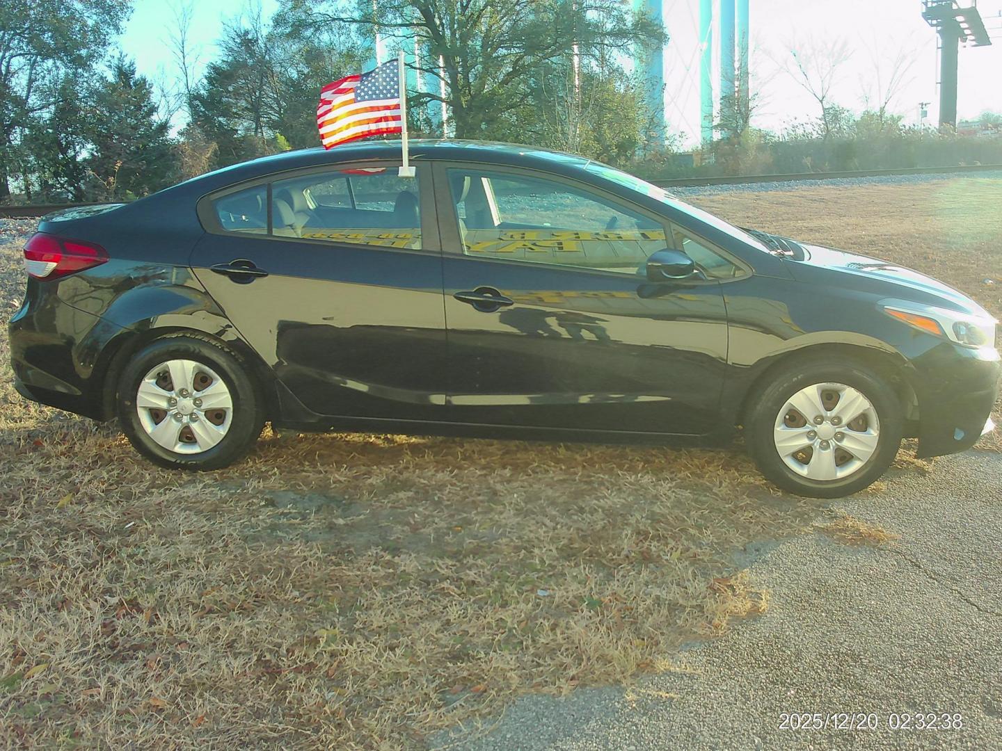 2018 Black Kia Forte LX 6M (3KPFK4A74JE) with an 2.0L L4 DOHC 16V engine, 6M transmission, located at 2553 Airline Blvd, Portsmouth, VA, 23701, (757) 488-8331, 36.813889, -76.357597 - ***VEHICLE TERMS*** Down Payment: $799 Weekly Payment: $110 APR: 23.9% Repayment Terms: 42 Months *** CALL ELIZABETH SMITH - DIRECTOR OF MARKETING @ 757-488-8331 TO SCHEDULE YOUR APPOINTMENT TODAY AND GET PRE-APPROVED RIGHT OVER THE PHONE*** - Photo#4