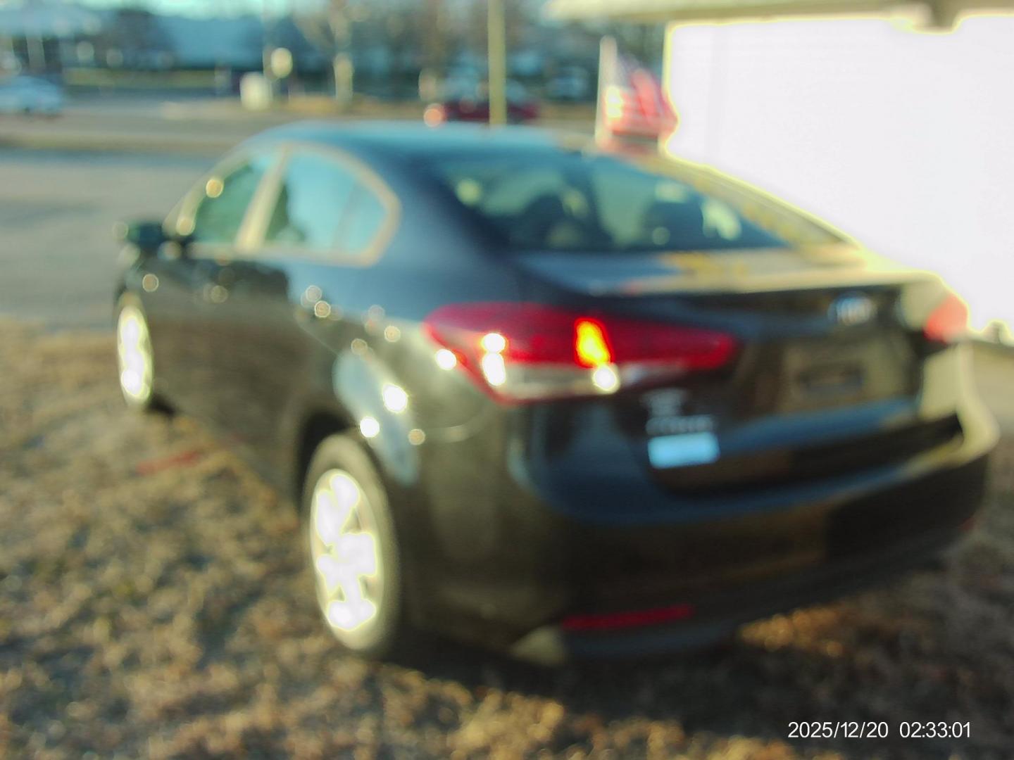 2018 Black Kia Forte LX 6M (3KPFK4A74JE) with an 2.0L L4 DOHC 16V engine, 6M transmission, located at 2553 Airline Blvd, Portsmouth, VA, 23701, (757) 488-8331, 36.813889, -76.357597 - ***VEHICLE TERMS*** Down Payment: $799 Weekly Payment: $110 APR: 23.9% Repayment Terms: 42 Months *** CALL ELIZABETH SMITH - DIRECTOR OF MARKETING @ 757-488-8331 TO SCHEDULE YOUR APPOINTMENT TODAY AND GET PRE-APPROVED RIGHT OVER THE PHONE*** - Photo#7