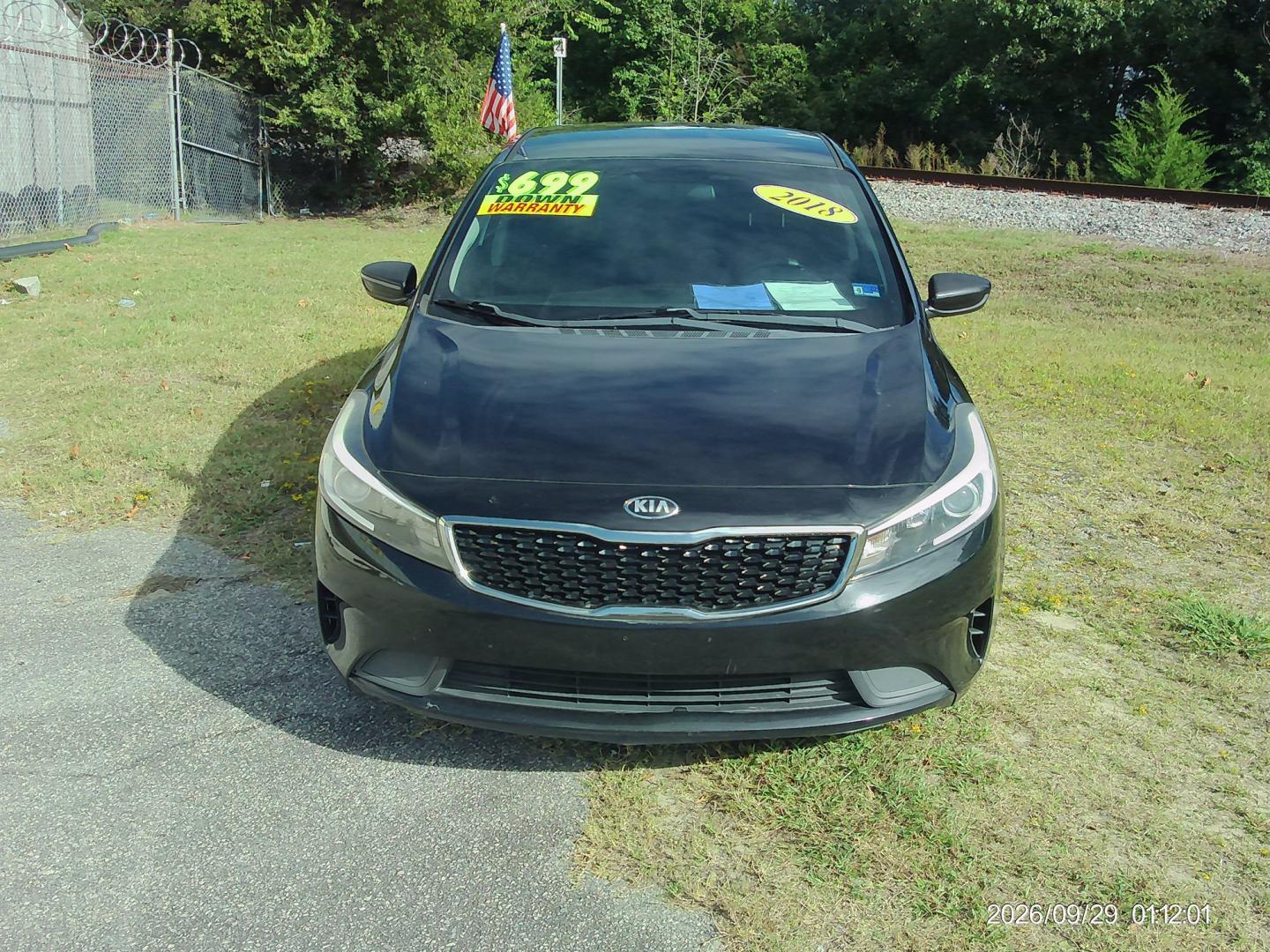 2018 Black Kia Forte LX 6M (3KPFK4A74JE) with an 2.0L L4 DOHC 16V engine, 6M transmission, located at 2553 Airline Blvd, Portsmouth, VA, 23701, (757) 488-8331, 36.813889, -76.357597- Photo#2