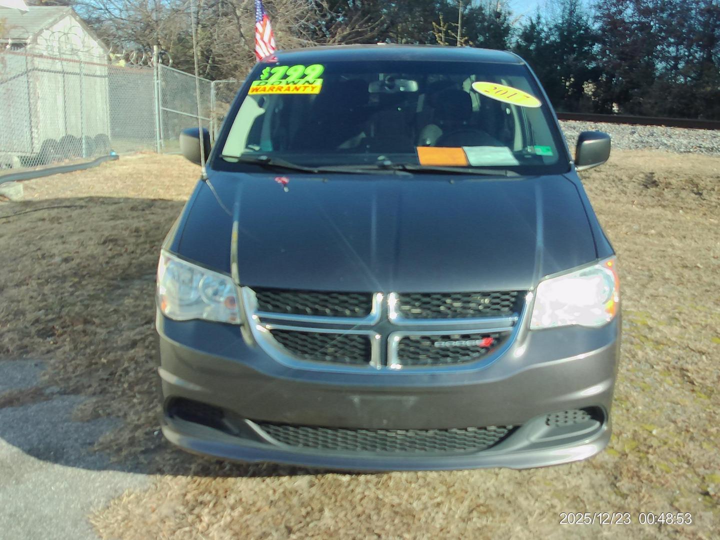 2017 Gray Dodge Grand Caravan SE (2C4RDGBG1HR) with an 3.6L V6 DOHC 24V engine, 6A transmission, located at 2553 Airline Blvd, Portsmouth, VA, 23701, (757) 488-8331, 36.813889, -76.357597 - ***VEHICLE TERMS*** Down Payment: $799 Weekly Payment: $110 APR: 23.9% Repayment Terms: 42 Months *** CALL ELIZABETH SMITH - DIRECTOR OF MARKETING @ 757-488-8331 TO SCHEDULE YOUR APPOINTMENT TODAY AND GET PRE-APPROVED RIGHT OVER THE PHONE*** - Photo#2