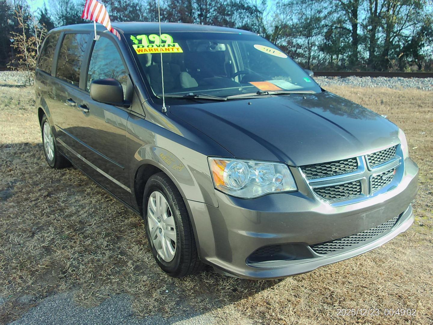 2017 Gray Dodge Grand Caravan SE (2C4RDGBG1HR) with an 3.6L V6 DOHC 24V engine, 6A transmission, located at 2553 Airline Blvd, Portsmouth, VA, 23701, (757) 488-8331, 36.813889, -76.357597 - ***VEHICLE TERMS*** Down Payment: $799 Weekly Payment: $110 APR: 23.9% Repayment Terms: 42 Months *** CALL ELIZABETH SMITH - DIRECTOR OF MARKETING @ 757-488-8331 TO SCHEDULE YOUR APPOINTMENT TODAY AND GET PRE-APPROVED RIGHT OVER THE PHONE*** - Photo#3