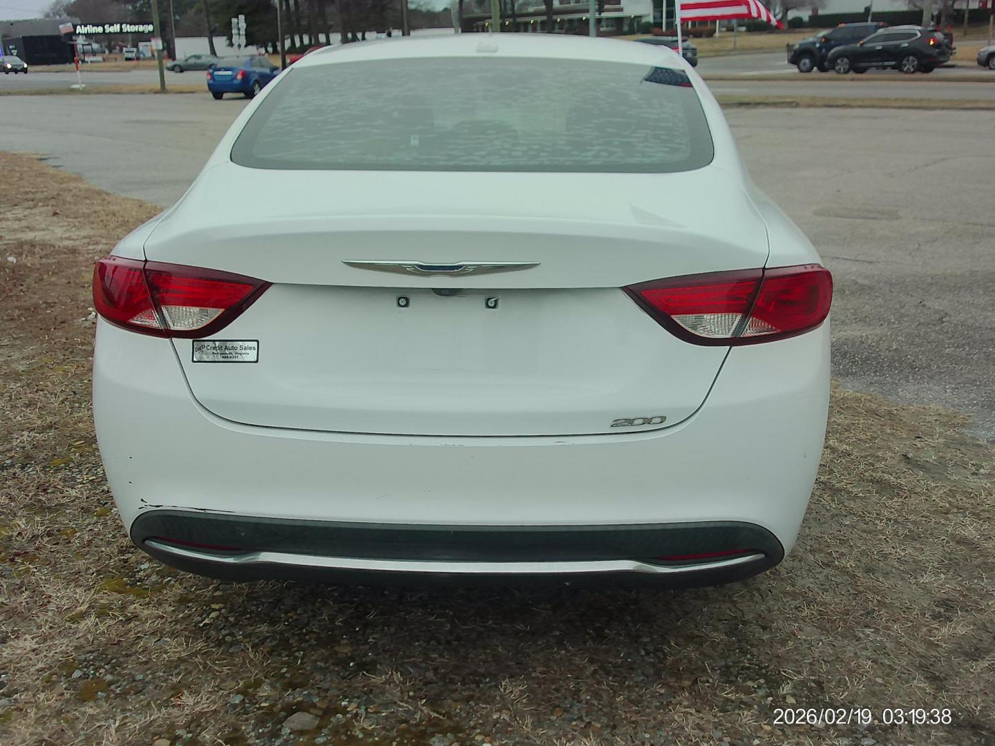 2015 White Chrysler 200 Limited (1C3CCCAB2FN) with an 2.4L L4 DOHC 16V engine, 9-Speed Automatic transmission, located at 2553 Airline Blvd, Portsmouth, VA, 23701, (757) 488-8331, 36.813889, -76.357597 - ***VEHICLE TERMS*** Down Payment: $599 Weekly Payment: $100 APR: 23.9% Repayment Terms: 42 Months *** CALL ELIZABETH SMITH - DIRECTOR OF MARKETING @ 757-488-8331 TO SCHEDULE YOUR APPOINTMENT TODAY AND GET PRE-APPROVED RIGHT OVER THE PHONE*** - Photo#6
