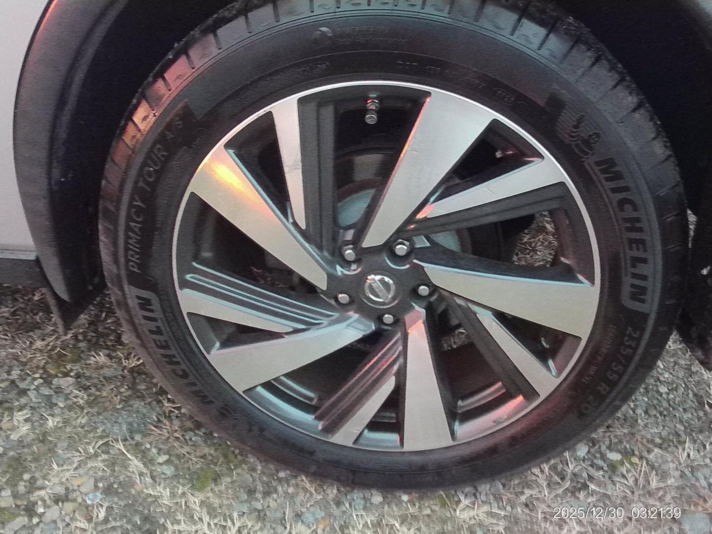 2017 Silver Nissan Murano Platinum AWD (5N1AZ2MH8HN) with an 3.5L V6 DOHC 24V engine, CVT transmission, located at 2553 Airline Blvd, Portsmouth, VA, 23701, (757) 488-8331, 36.813889, -76.357597 - ***VEHICLE TERMS*** Down Payment: $1299 Weekly Payment: $120 APR: 23.9% Repayment Terms: 42 Months *** CALL ELIZABETH SMITH - DIRECTOR OF MARKETING @ 757-488-8331 TO SCHEDULE YOUR APPOINTMENT TODAY AND GET PRE-APPROVED RIGHT OVER THE PHONE*** - Photo#8