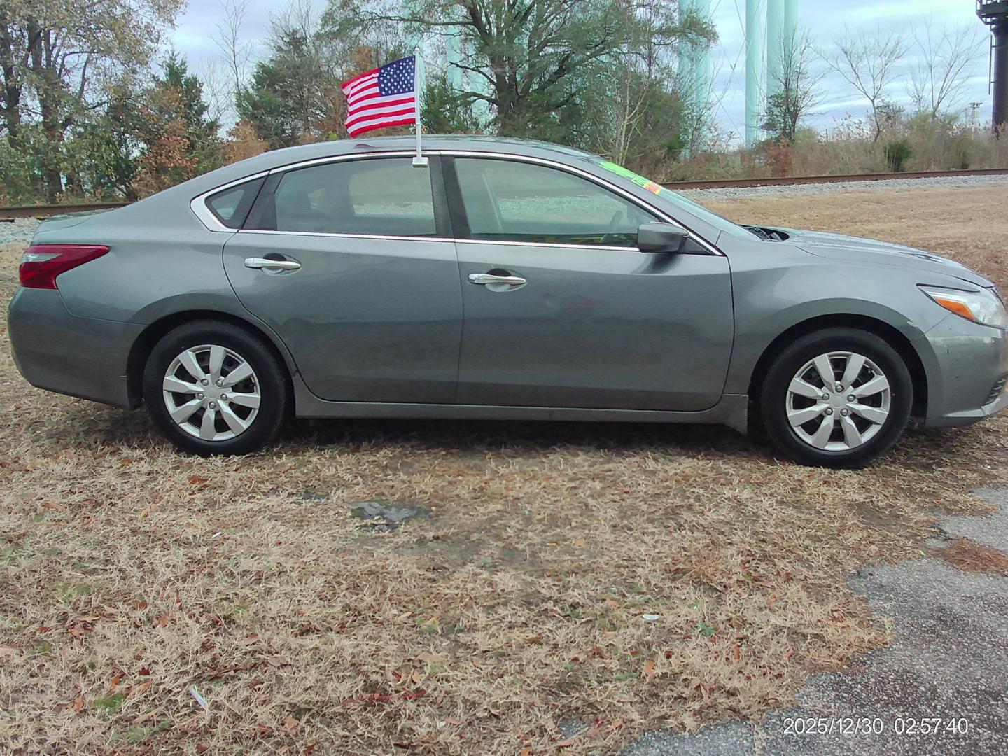 2018 Gray Nissan Altima 2.5 (1N4AL3AP8JC) with an 2.5L L4 DOHC 16V engine, CVT transmission, located at 2553 Airline Blvd, Portsmouth, VA, 23701, (757) 488-8331, 36.813889, -76.357597 - ***VEHICLE TERMS*** Down Payment: $999 Weekly Payment: $115 APR: 23.9% Repayment Terms: 42 Months *** CALL ELIZABETH SMITH - DIRECTOR OF MARKETING @ 757-488-8331 TO SCHEDULE YOUR APPOINTMENT TODAY AND GET PRE-APPROVED RIGHT OVER THE PHONE*** - Photo#4