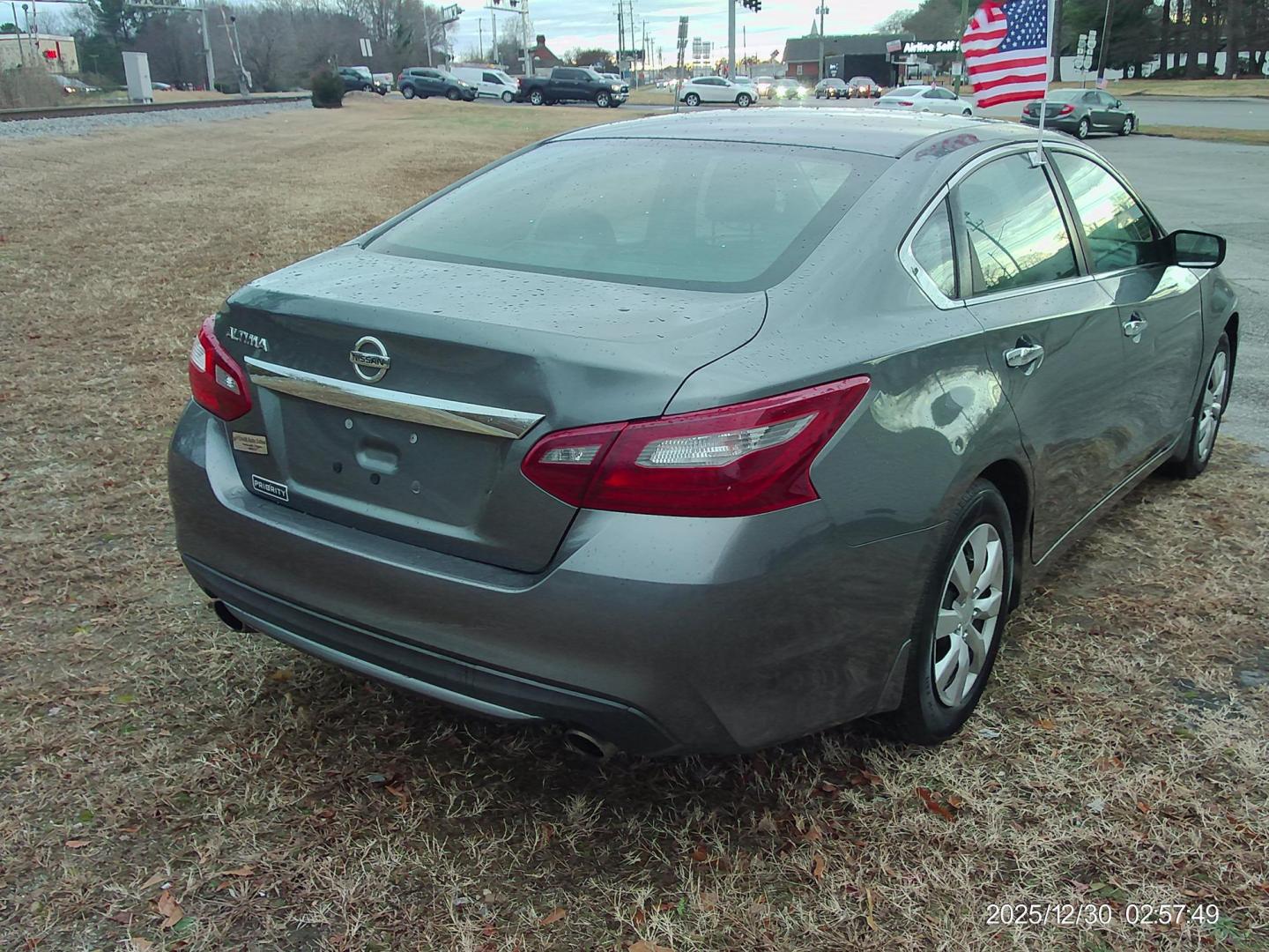 2018 Gray Nissan Altima 2.5 (1N4AL3AP8JC) with an 2.5L L4 DOHC 16V engine, CVT transmission, located at 2553 Airline Blvd, Portsmouth, VA, 23701, (757) 488-8331, 36.813889, -76.357597 - ***VEHICLE TERMS*** Down Payment: $999 Weekly Payment: $115 APR: 23.9% Repayment Terms: 42 Months *** CALL ELIZABETH SMITH - DIRECTOR OF MARKETING @ 757-488-8331 TO SCHEDULE YOUR APPOINTMENT TODAY AND GET PRE-APPROVED RIGHT OVER THE PHONE*** - Photo#5