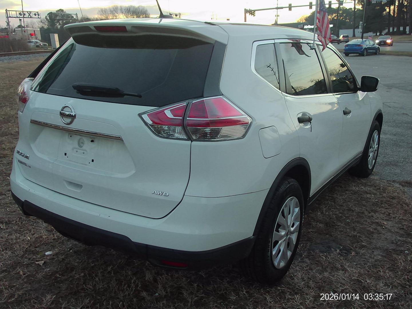 2016 White Nissan Rogue S AWD (5N1AT2MV9GC) with an 2.5L L4 DOHC 16V engine, CVT transmission, located at 2553 Airline Blvd, Portsmouth, VA, 23701, (757) 488-8331, 36.813889, -76.357597 - ***VEHICLE TERMS*** Down Payment: $999 Weekly Payment: $110 APR: 23.9% Repayment Terms: 42 Months *** CALL ELIZABETH SMITH - DIRECTOR OF MARKETING @ 757-488-8331 TO SCHEDULE YOUR APPOINTMENT TODAY AND GET PRE-APPROVED RIGHT OVER THE PHONE*** - Photo#5