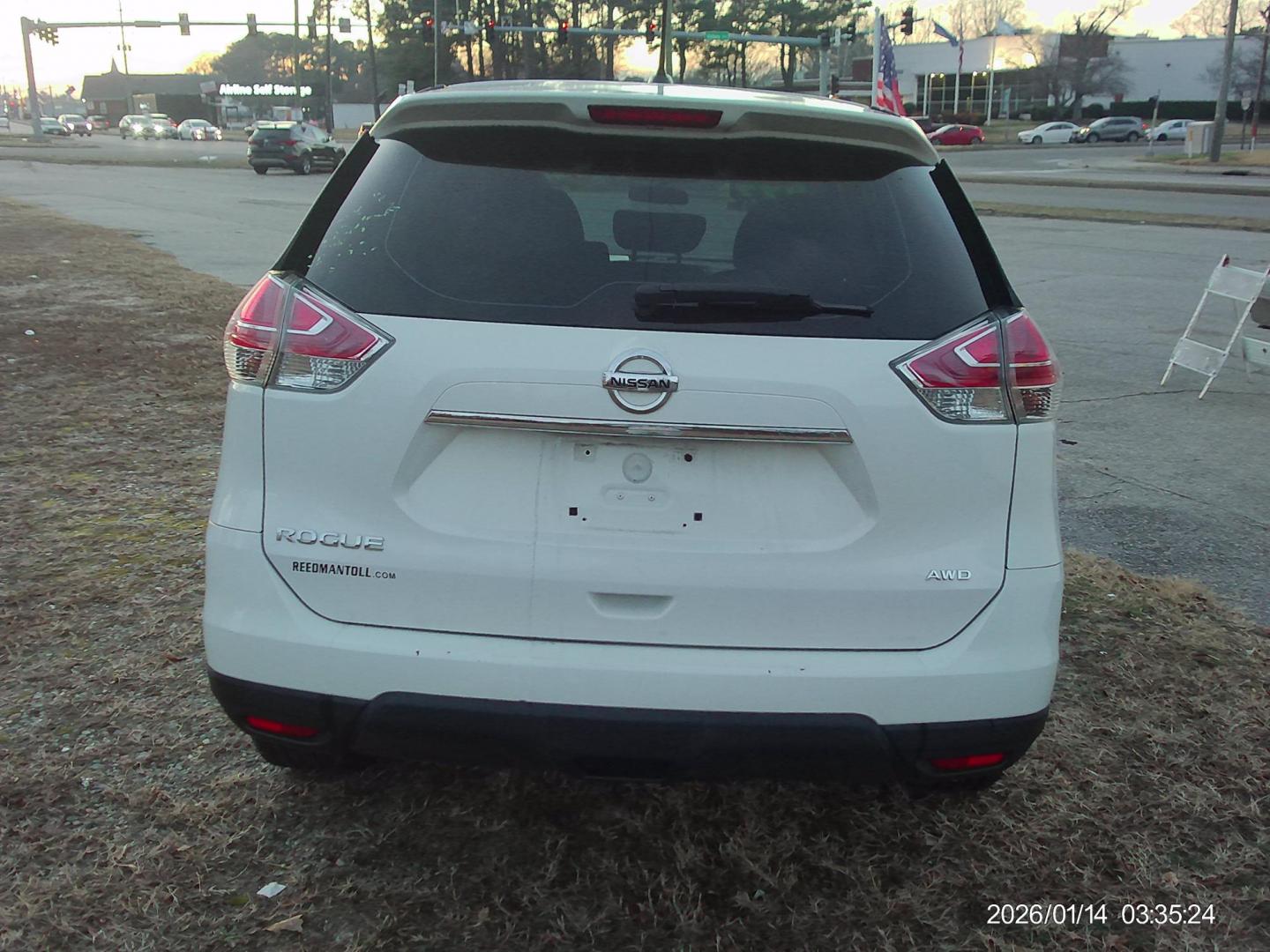 2016 White Nissan Rogue S AWD (5N1AT2MV9GC) with an 2.5L L4 DOHC 16V engine, CVT transmission, located at 2553 Airline Blvd, Portsmouth, VA, 23701, (757) 488-8331, 36.813889, -76.357597 - ***VEHICLE TERMS*** Down Payment: $999 Weekly Payment: $110 APR: 23.9% Repayment Terms: 42 Months *** CALL ELIZABETH SMITH - DIRECTOR OF MARKETING @ 757-488-8331 TO SCHEDULE YOUR APPOINTMENT TODAY AND GET PRE-APPROVED RIGHT OVER THE PHONE*** - Photo#6