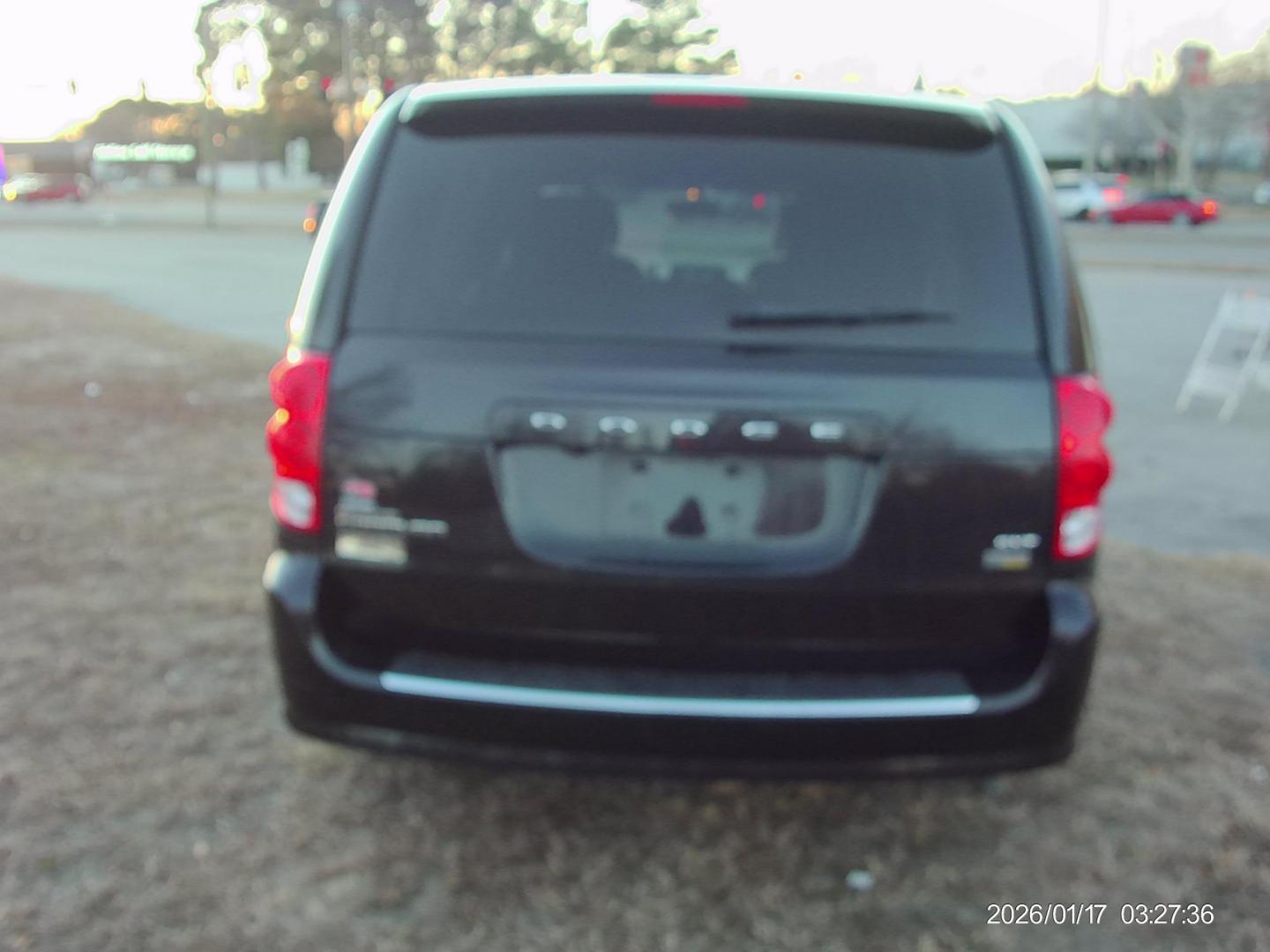 2017 Black Dodge Grand Caravan SXT (2C4RDGCG2HR) with an 3.6L V6 DOHC 24V engine, 6A transmission, located at 2553 Airline Blvd, Portsmouth, VA, 23701, (757) 488-8331, 36.813889, -76.357597 - ***VEHICLE TERMS*** Down Payment: $799 Weekly Payment: $110 APR: 23.9% Repayment Terms: 42 Months *** CALL ELIZABETH SMITH - DIRECTOR OF MARKETING @ 757-488-8331 TO SCHEDULE YOUR APPOINTMENT TODAY AND GET PRE-APPROVED RIGHT OVER THE PHONE*** - Photo#6