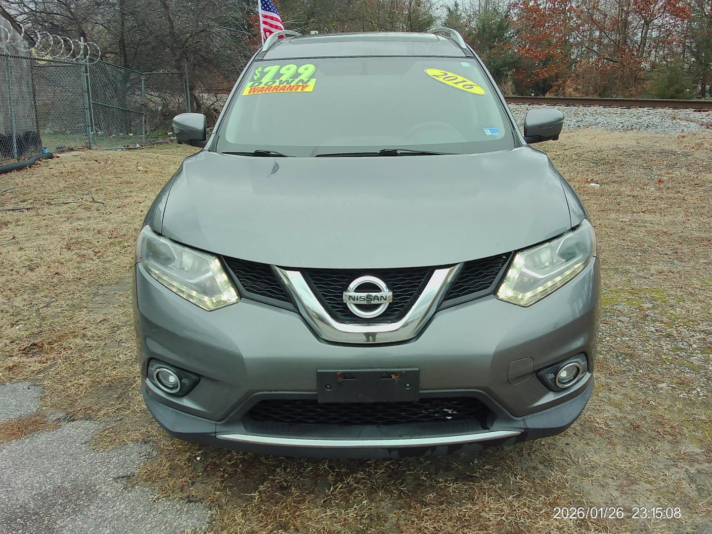 2016 Gray Nissan Rogue S AWD (5N1AT2MV4GC) with an 2.5L L4 DOHC 16V engine, CVT transmission, located at 2553 Airline Blvd, Portsmouth, VA, 23701, (757) 488-8331, 36.813889, -76.357597 - Photo#2