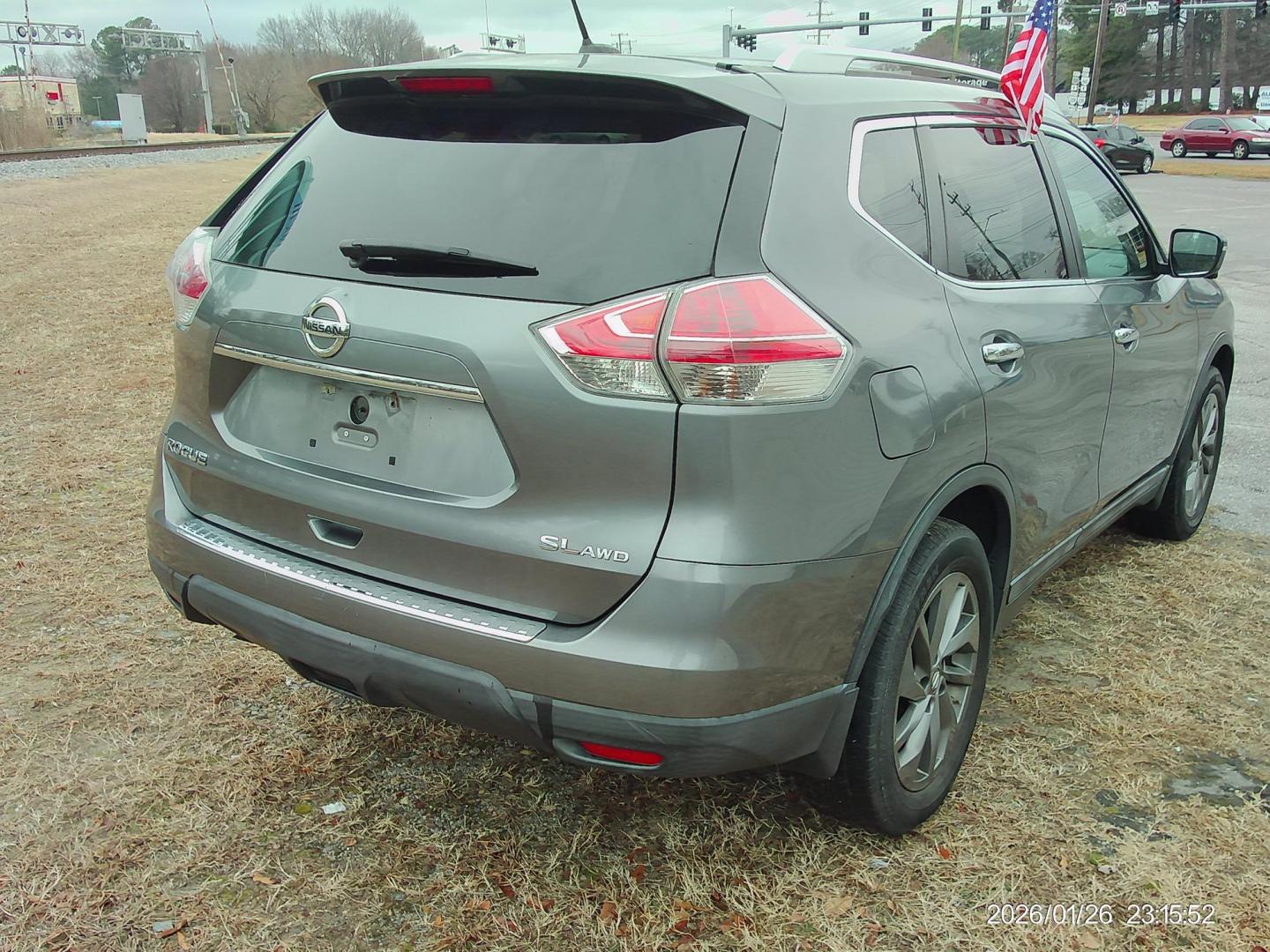 2016 Gray Nissan Rogue S AWD (5N1AT2MV4GC) with an 2.5L L4 DOHC 16V engine, CVT transmission, located at 2553 Airline Blvd, Portsmouth, VA, 23701, (757) 488-8331, 36.813889, -76.357597 - Photo#5