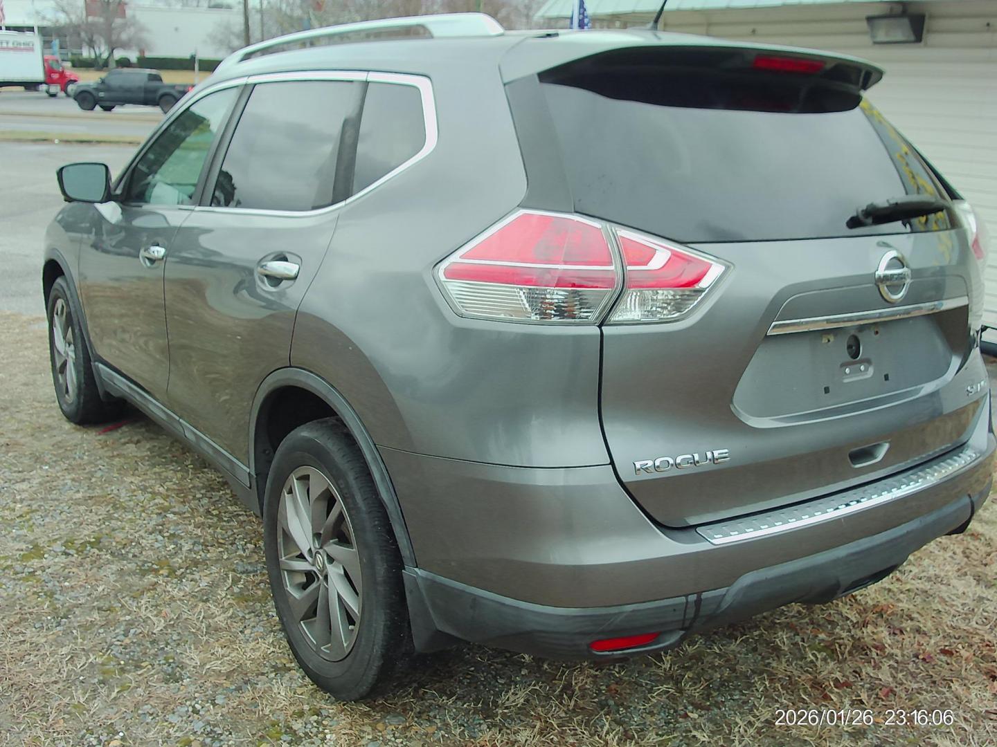 2016 Gray Nissan Rogue S AWD (5N1AT2MV4GC) with an 2.5L L4 DOHC 16V engine, CVT transmission, located at 2553 Airline Blvd, Portsmouth, VA, 23701, (757) 488-8331, 36.813889, -76.357597 - Photo#7